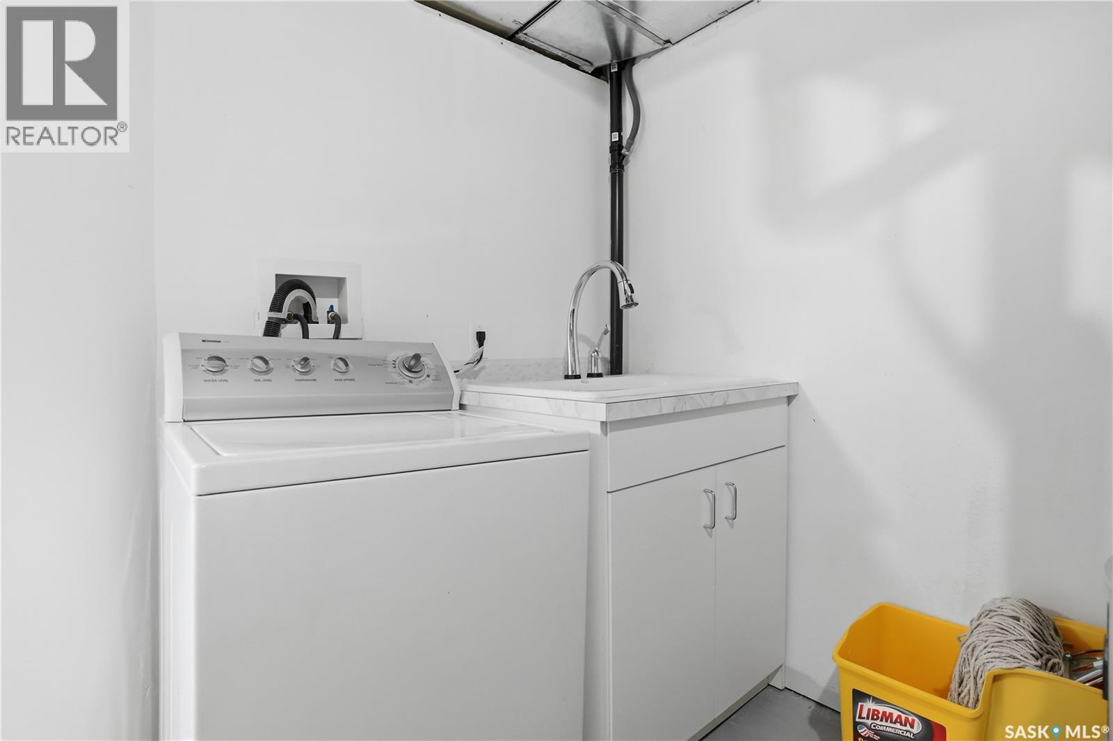 #A-B 141 Queen STREET - 33