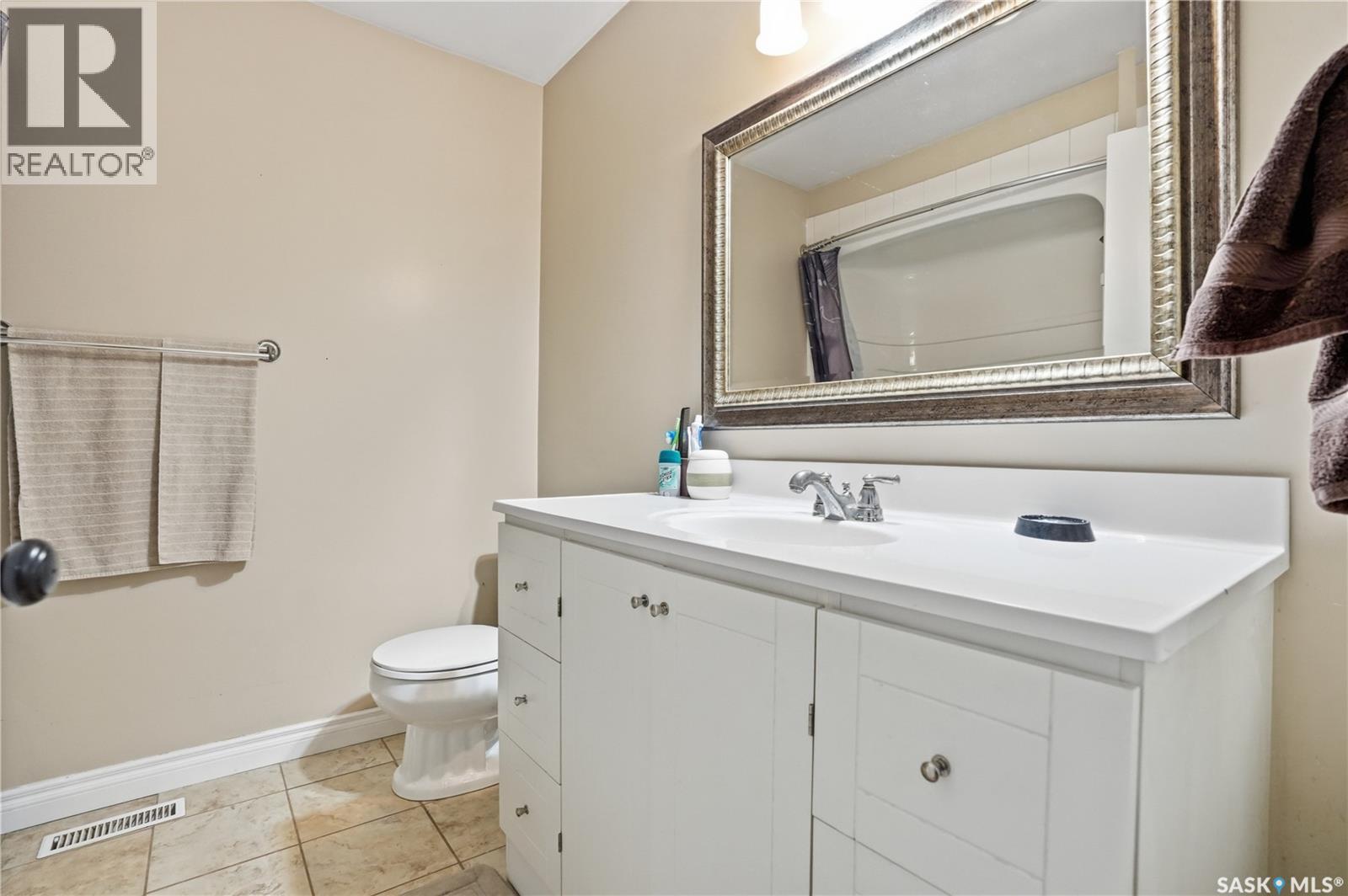 #A-B 141 Queen STREET - 59