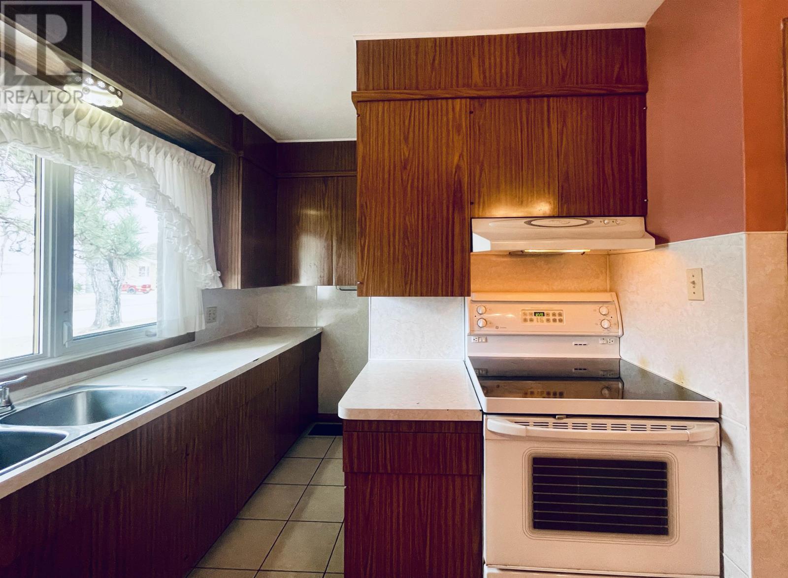 45 Dingwall PKWY - 11