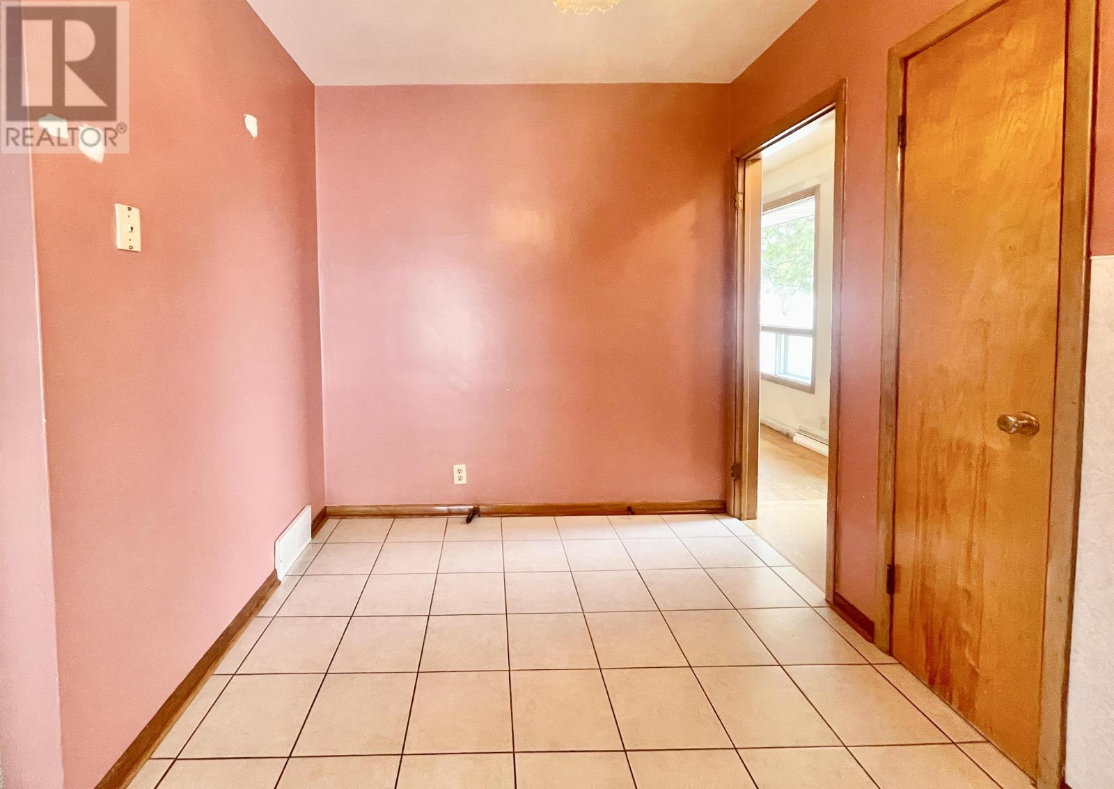 45 Dingwall PKWY - 13