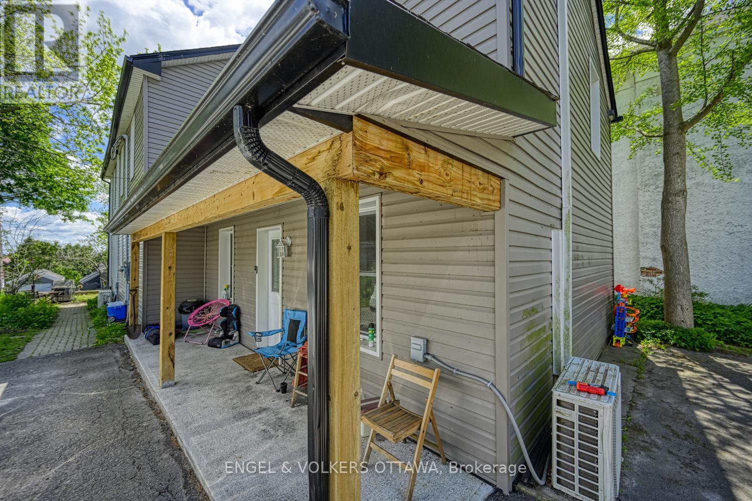 716 KING STREET W - 10