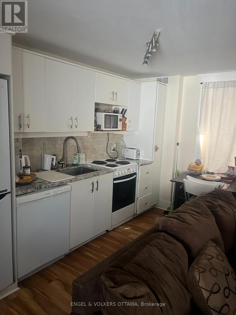 716 KING STREET W - 13
