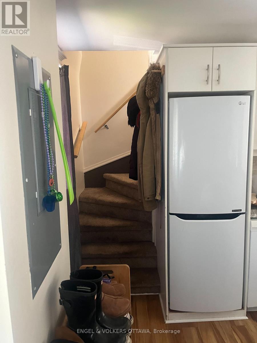 716 KING STREET W - 14