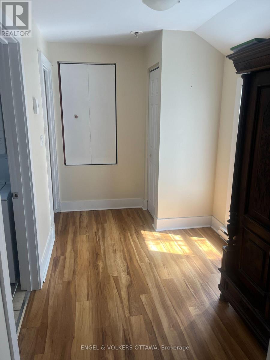 716 KING STREET W - 16