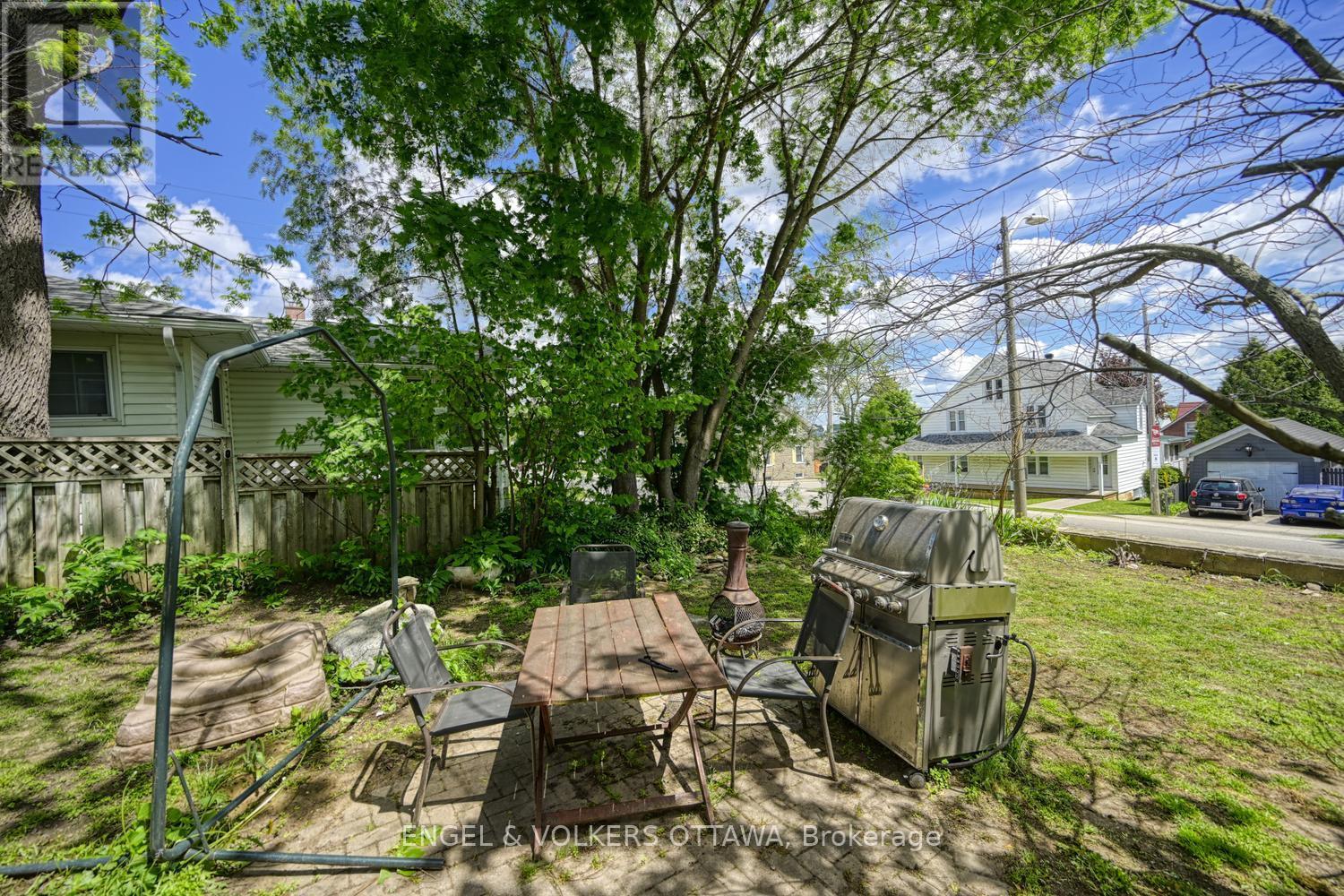 716 KING STREET W - 4