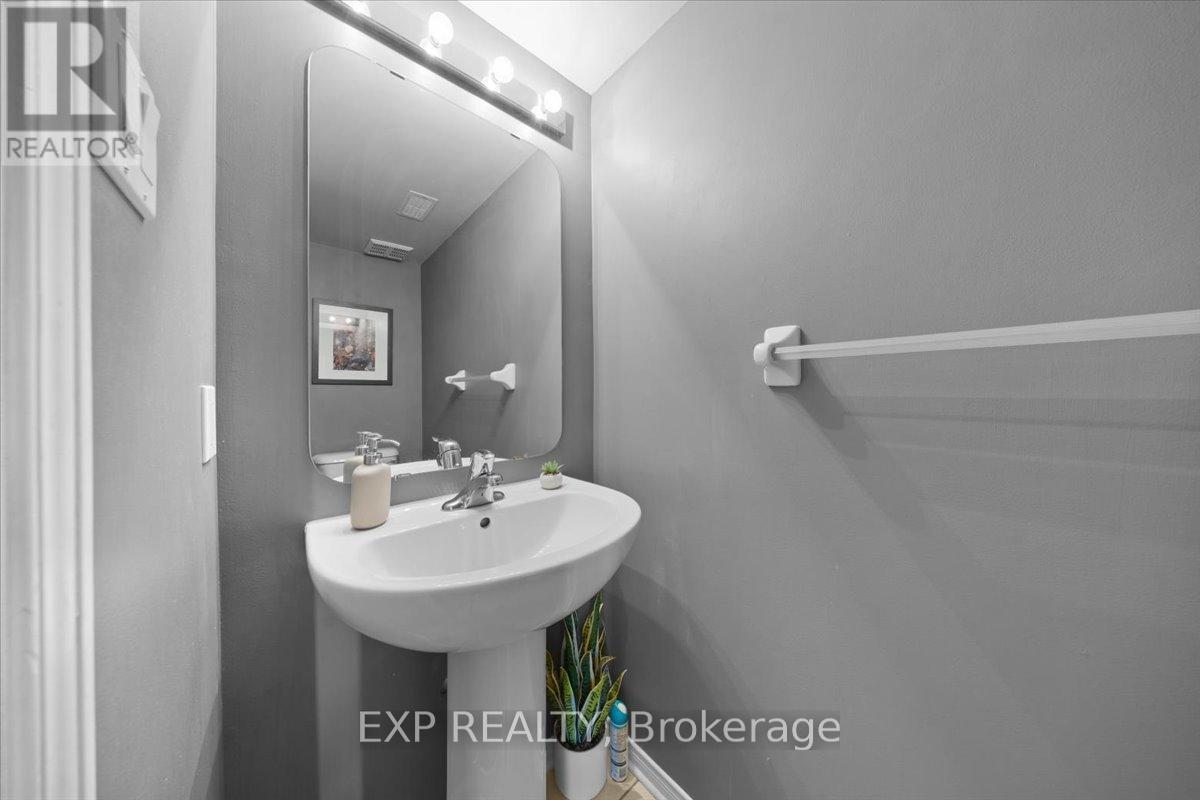 2 Bed, 2 Bath House for Rent in Ottawa – 77 STRATHAVEN PRIVATE, Ottawa – MLS# X13223020 - Image 23