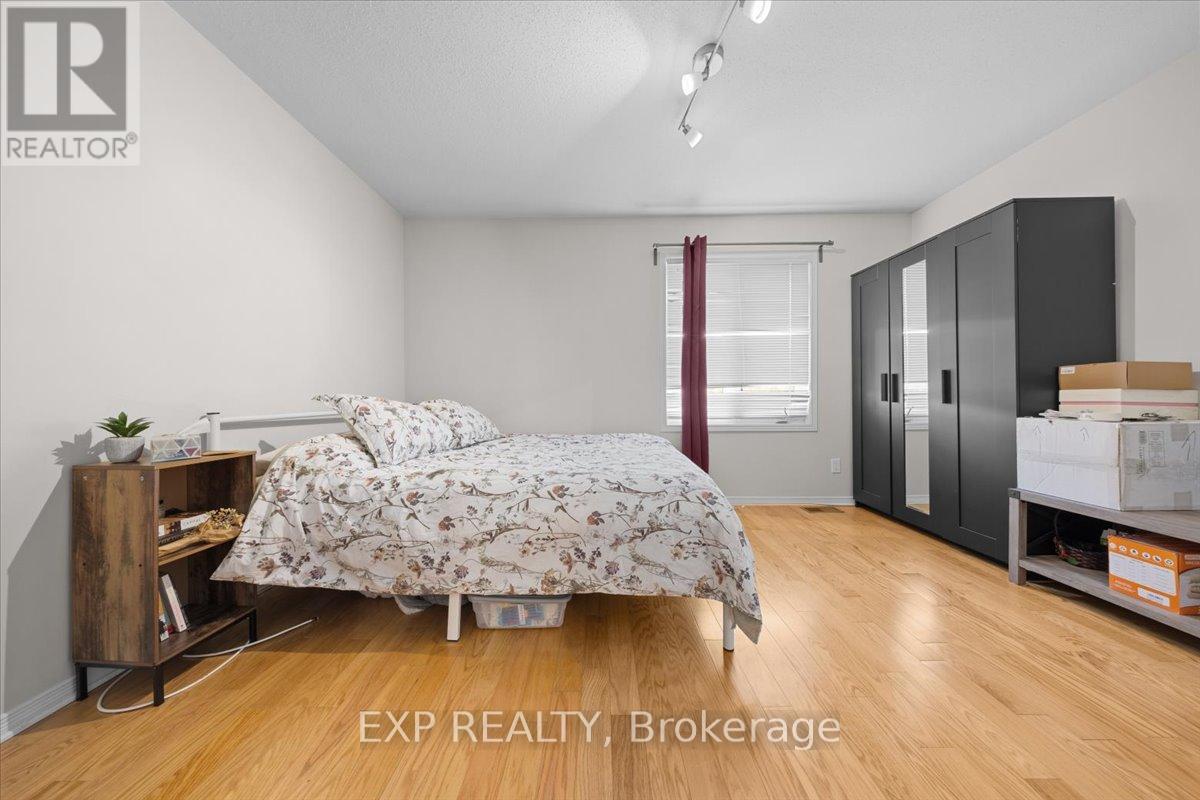 2 Bed, 2 Bath House for Rent in Ottawa – 77 STRATHAVEN PRIVATE, Ottawa – MLS# X13223020 - Image 15