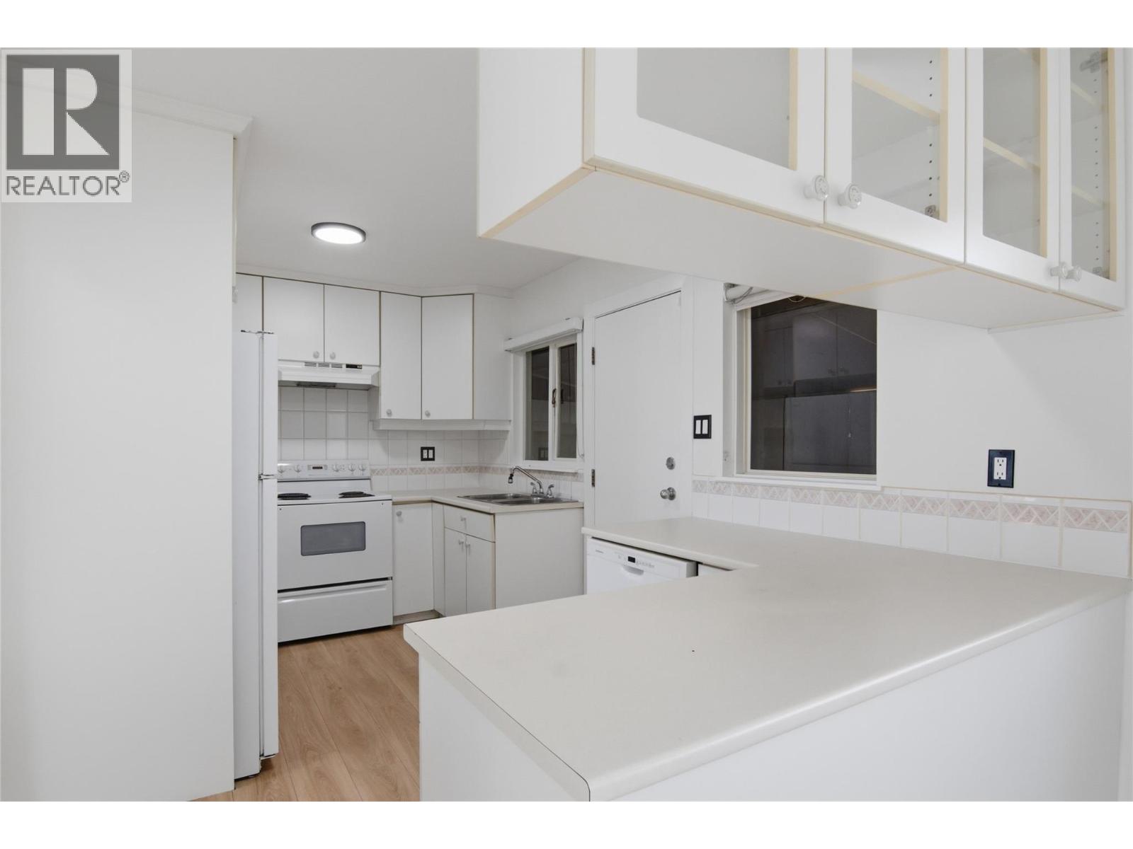 649 Brentwood Avenue - 34