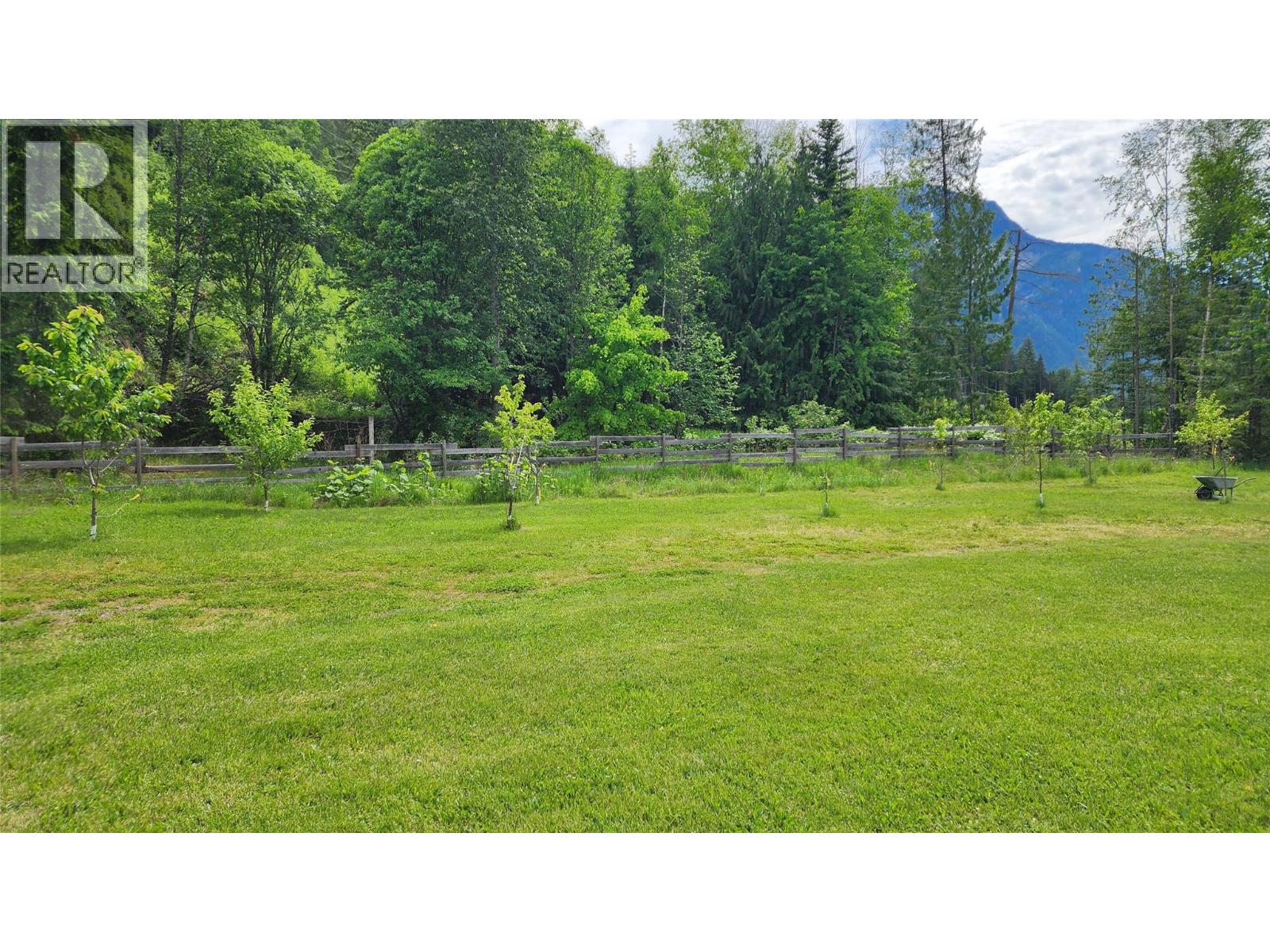 3015 6 Highway - 35
