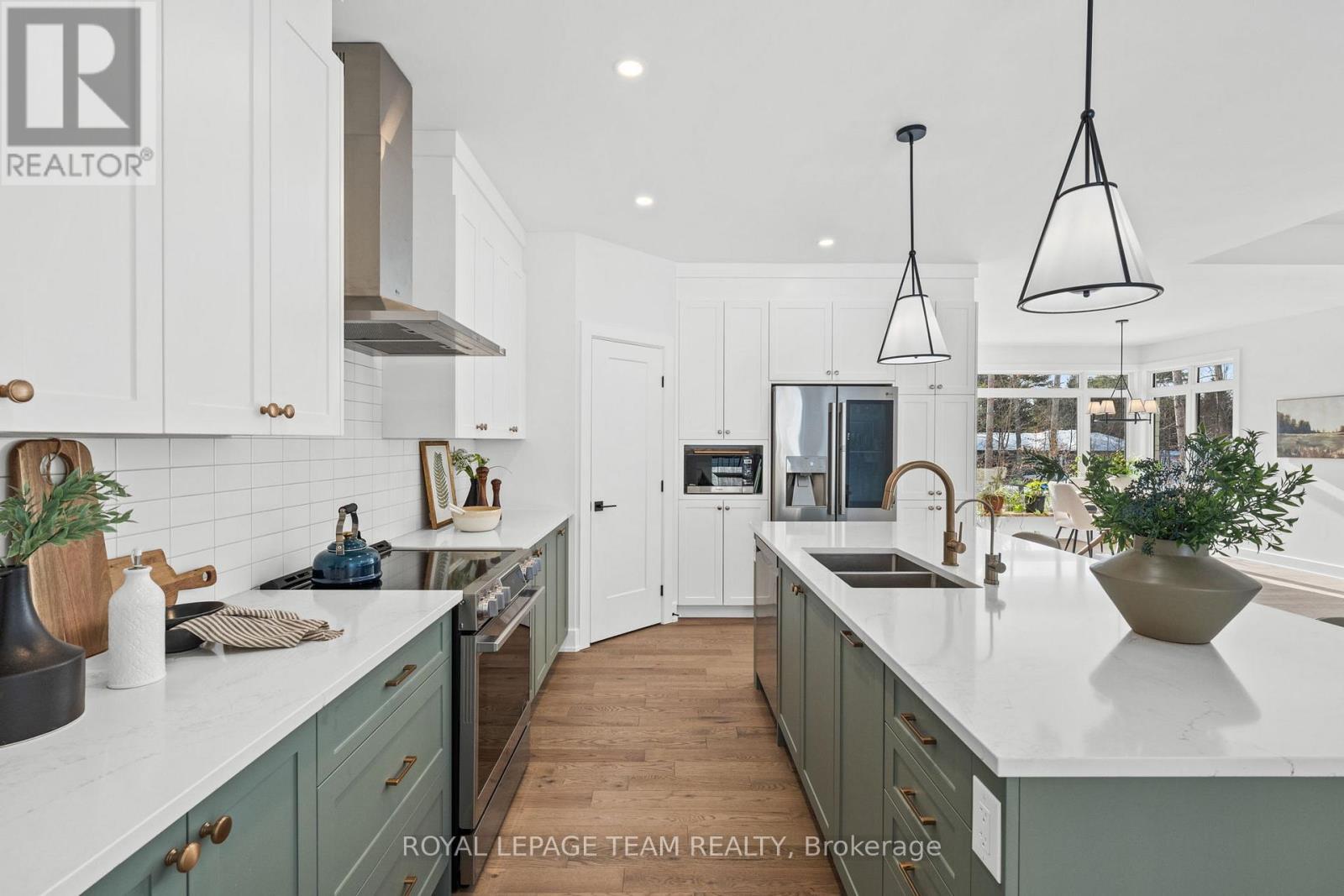 190 RAYMOND LUHTA CRESCENT - 19