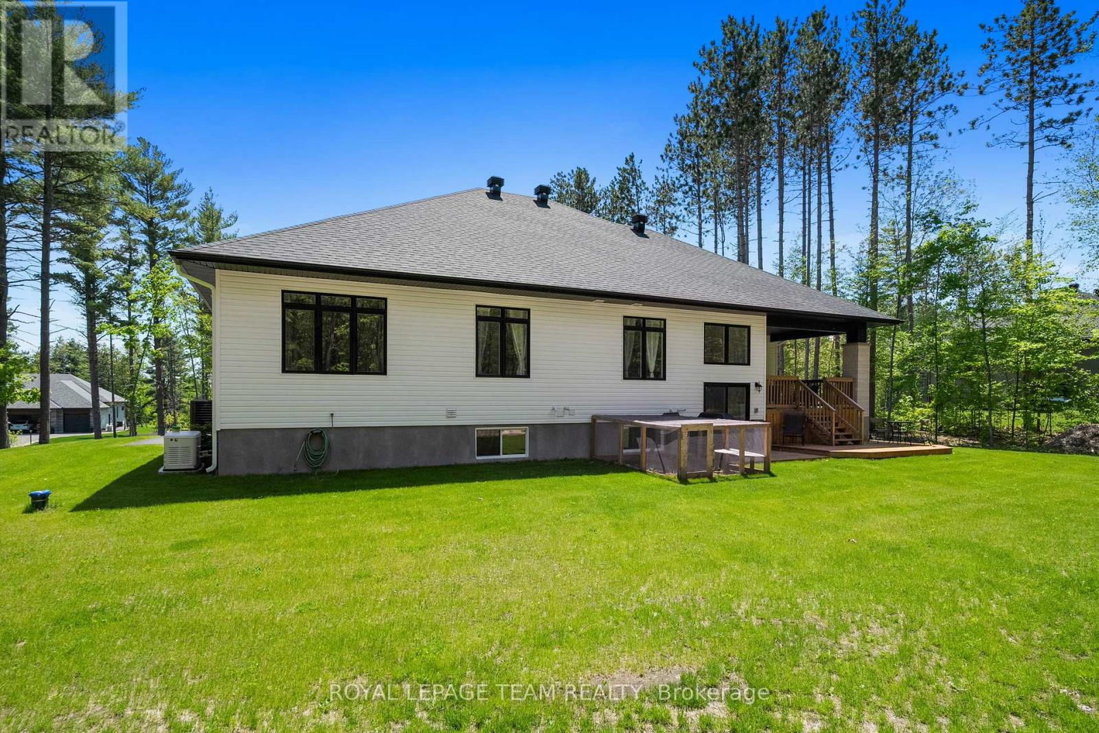190 RAYMOND LUHTA CRESCENT - 36