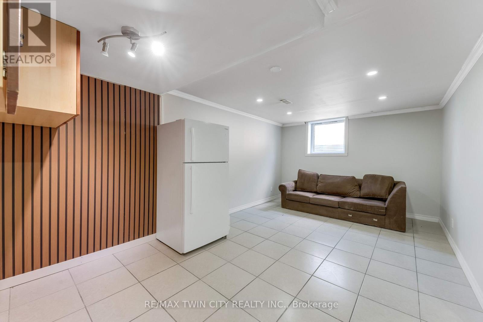 88 DUMBARTON STREET - 28