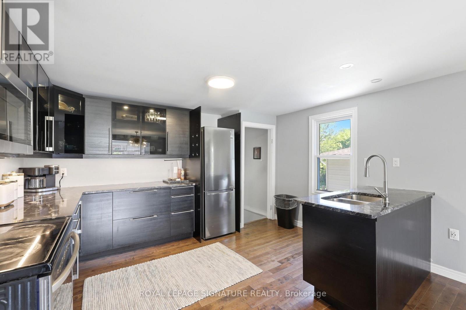 1114 LAKESHORE ROAD - 12