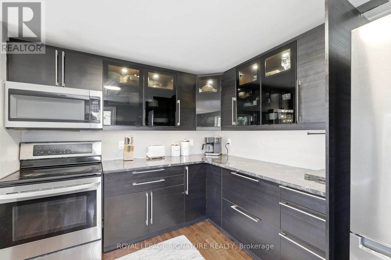 1114 LAKESHORE ROAD - 17