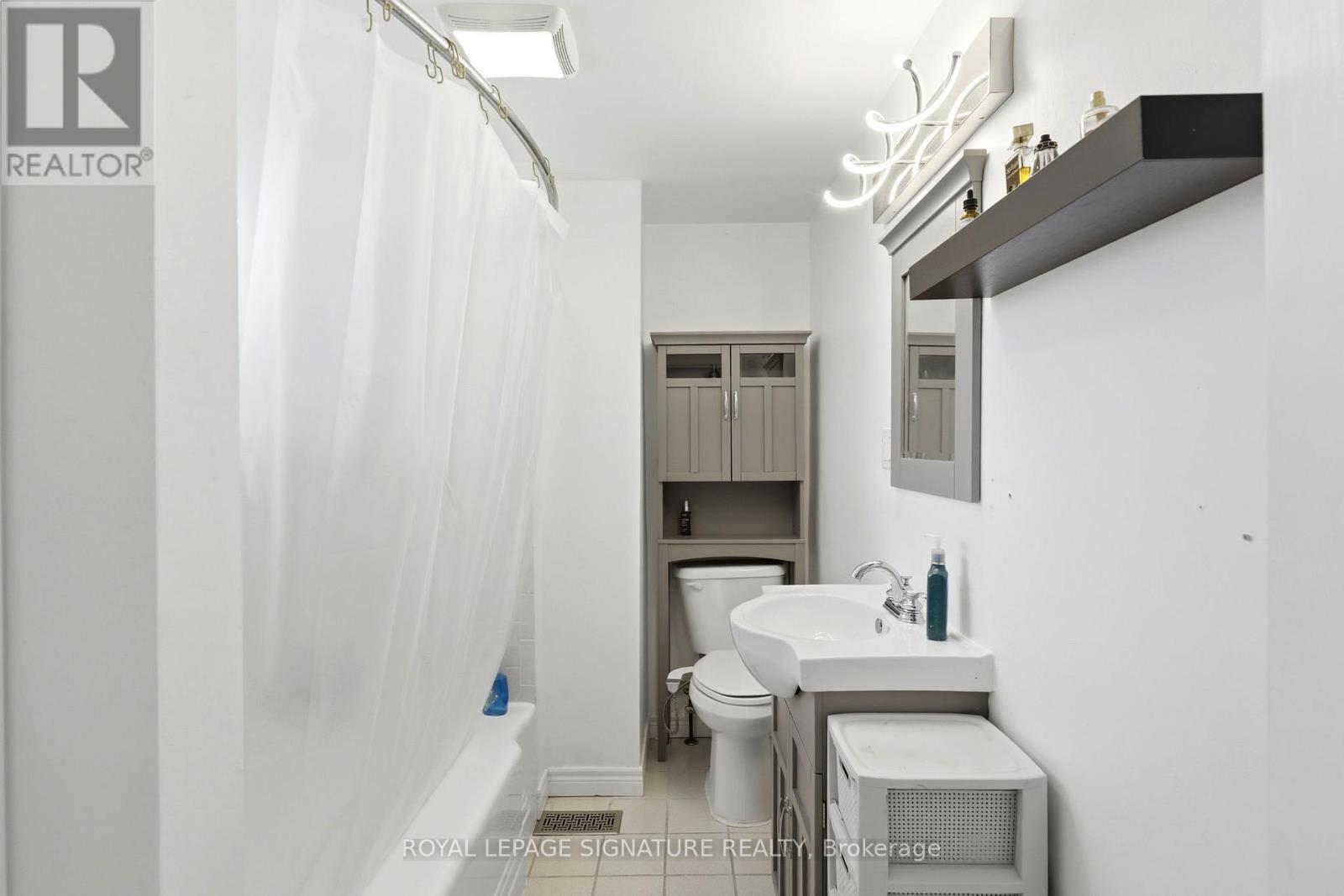 1114 LAKESHORE ROAD - 21