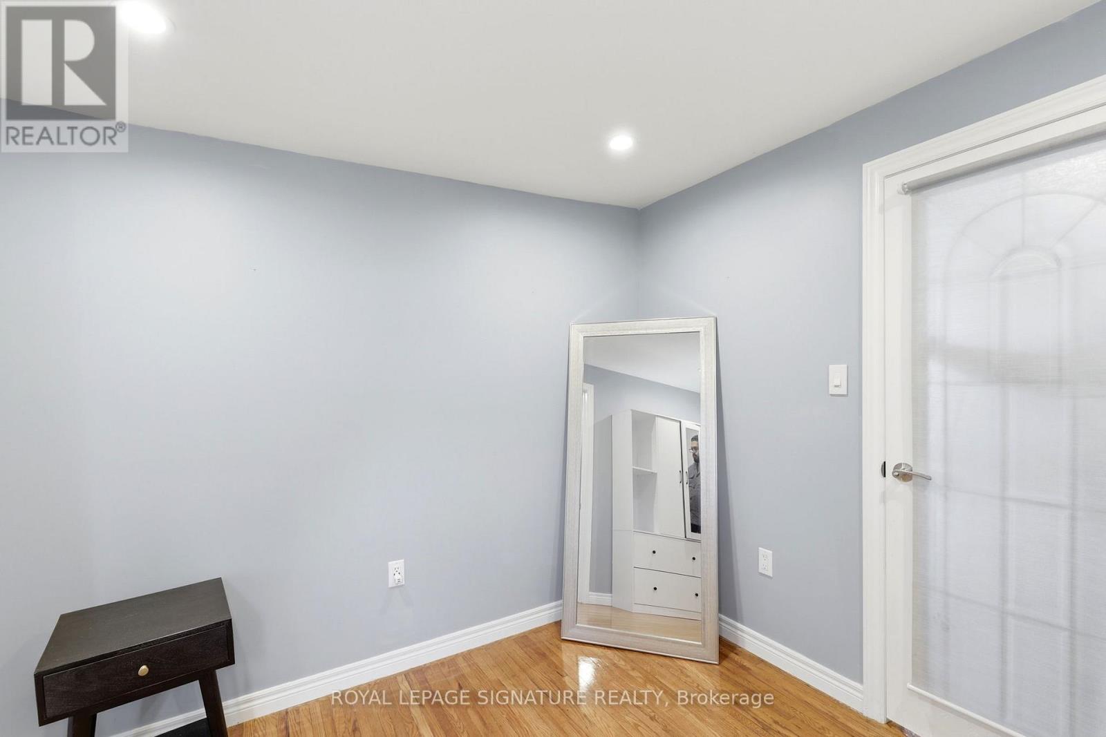 1114 LAKESHORE ROAD - 23