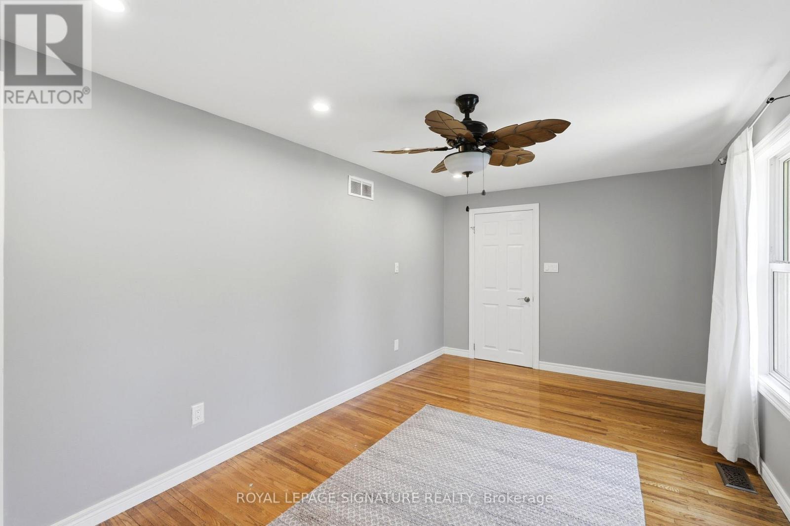 1114 LAKESHORE ROAD - 25