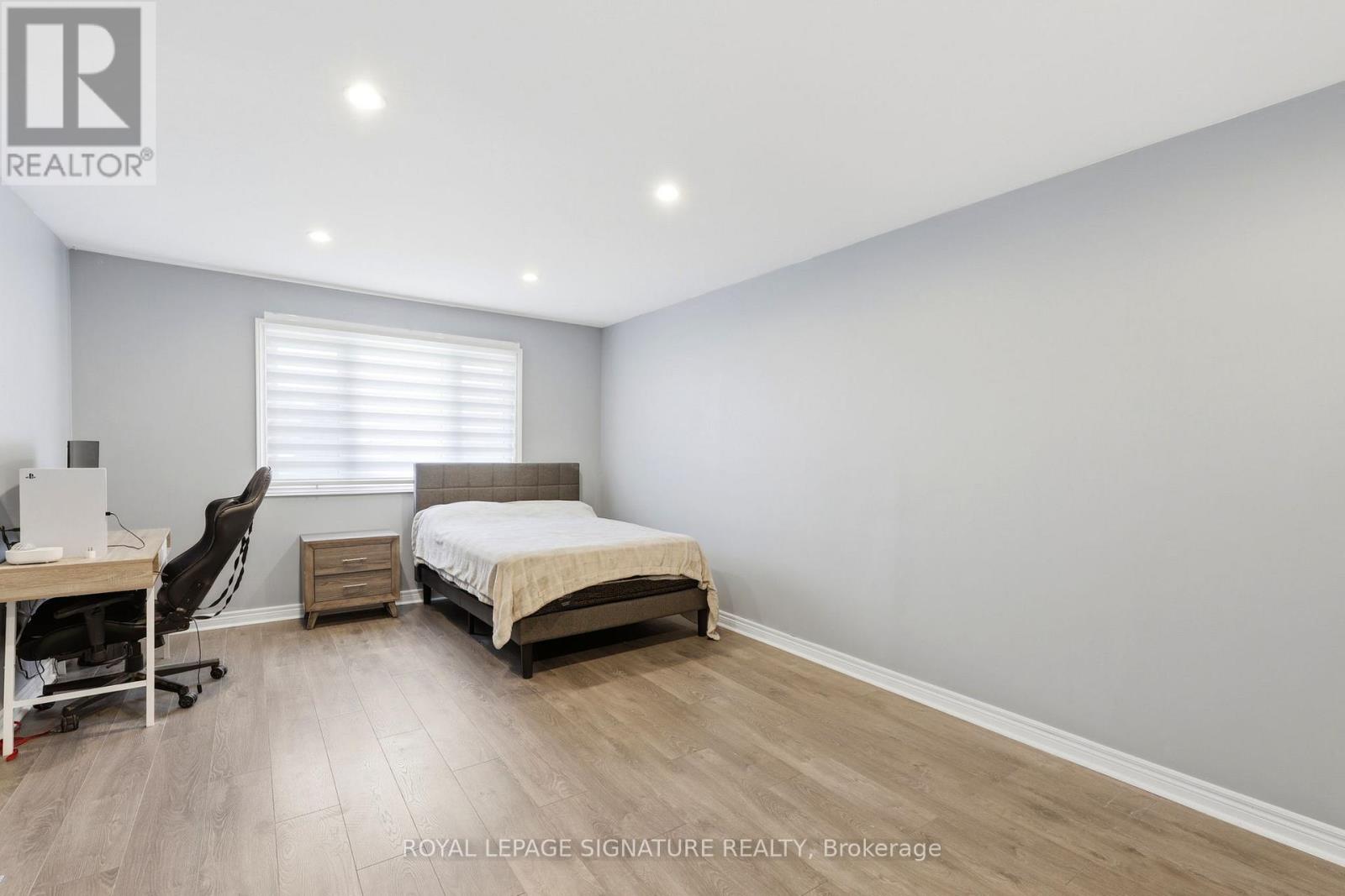 1114 LAKESHORE ROAD - 28