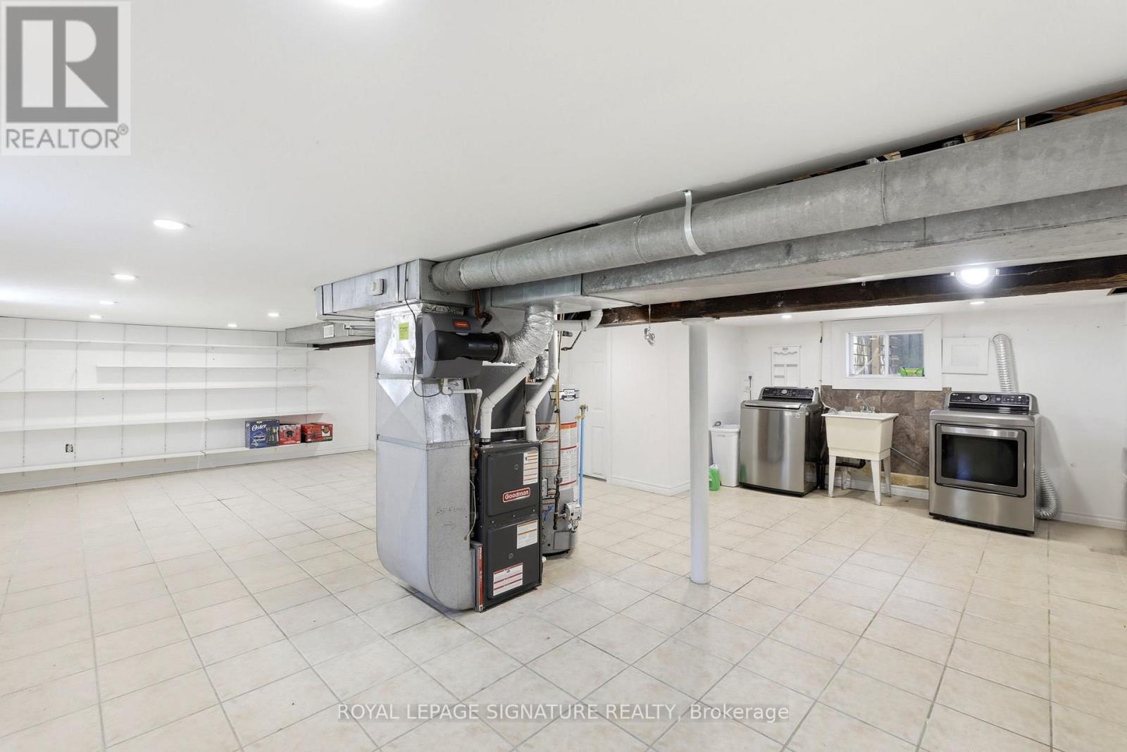 1114 LAKESHORE ROAD - 33