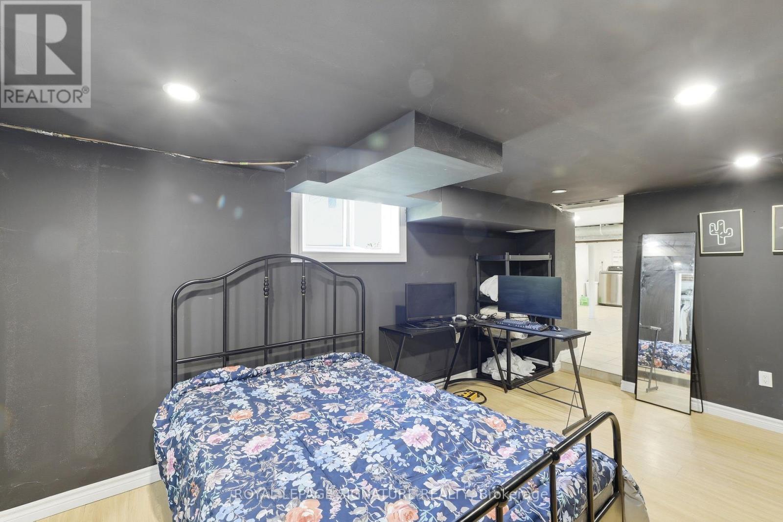 1114 LAKESHORE ROAD - 37