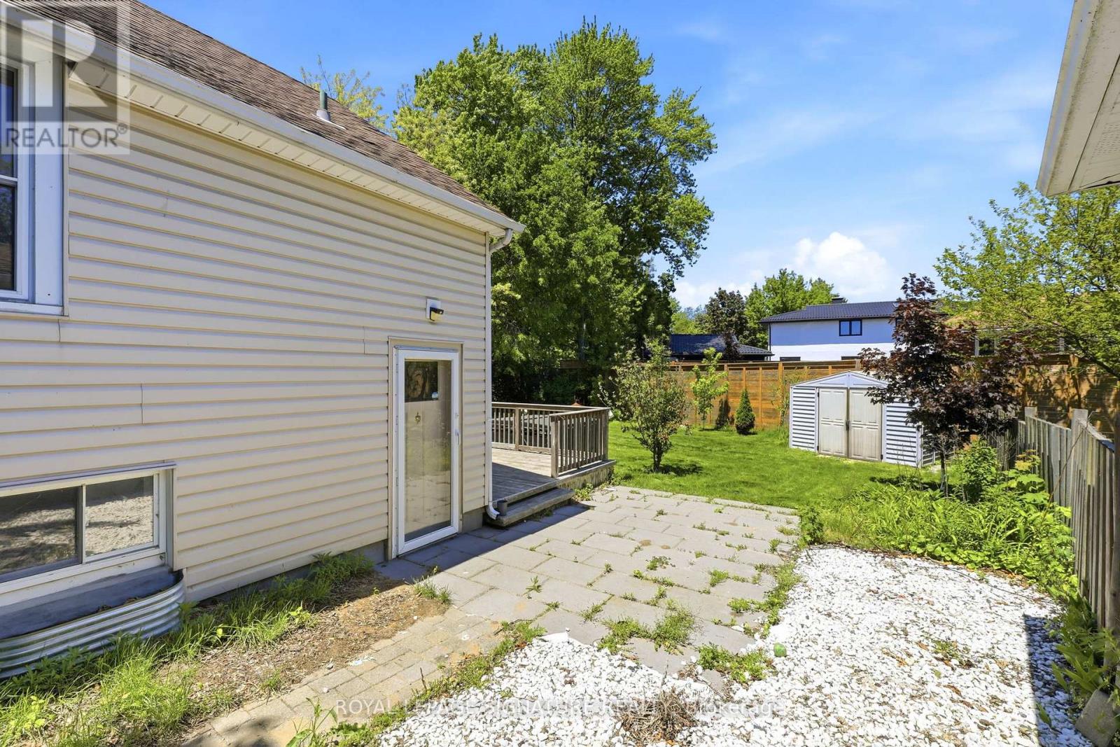 1114 LAKESHORE ROAD - 38