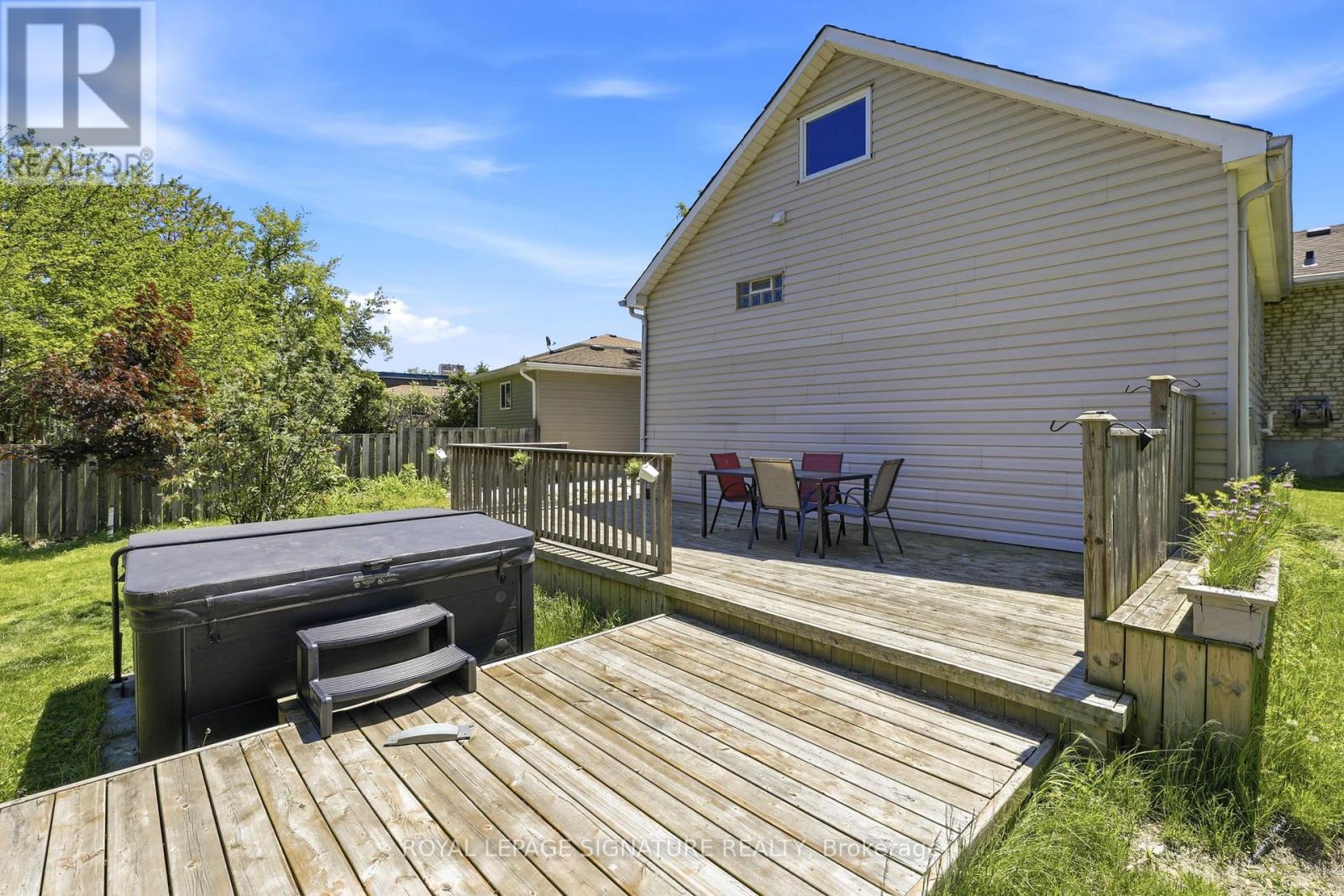 1114 LAKESHORE ROAD - 42