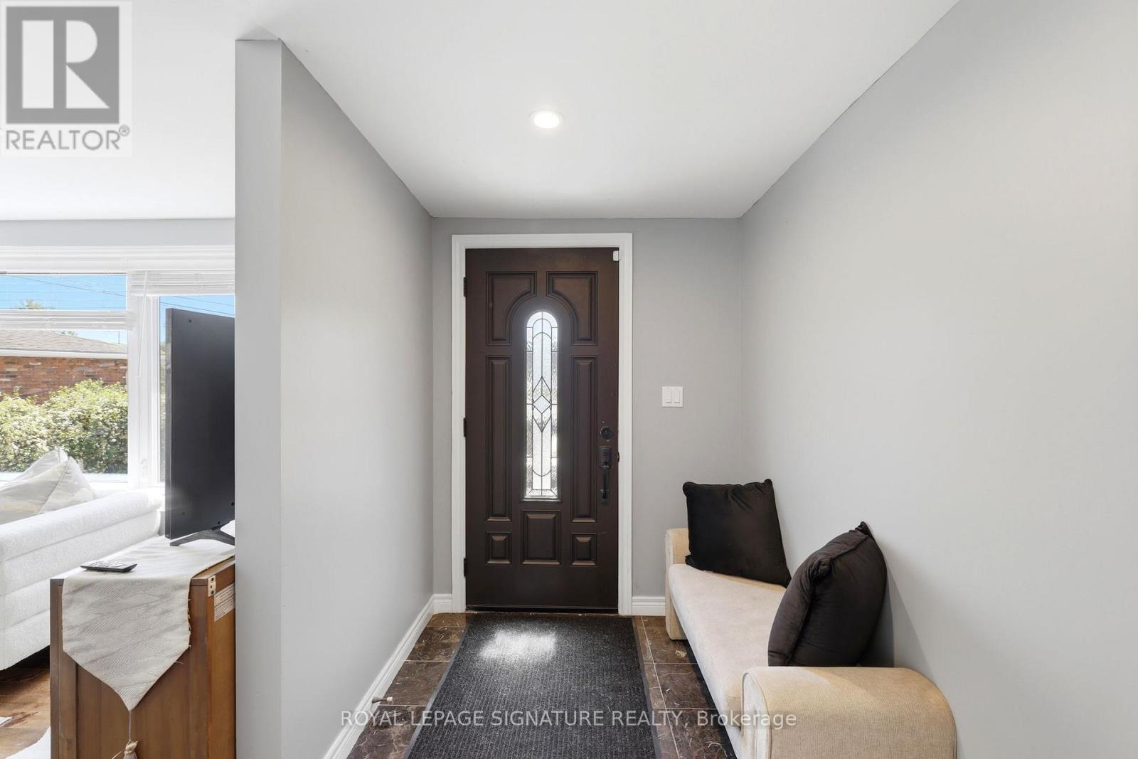 1114 LAKESHORE ROAD - 6