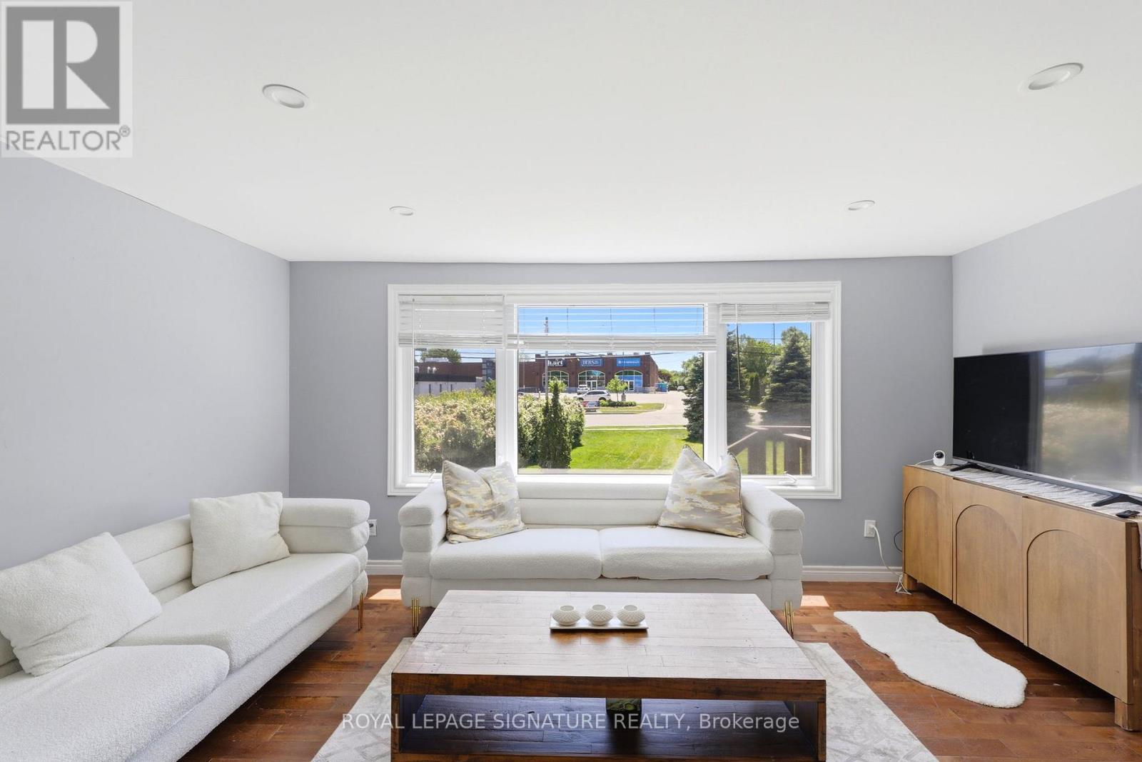 1114 LAKESHORE ROAD - 9