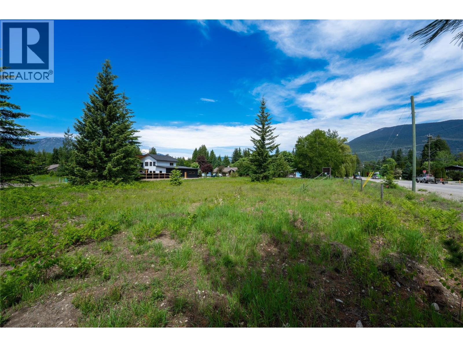  2000 Lanzo Lane, Revelstoke