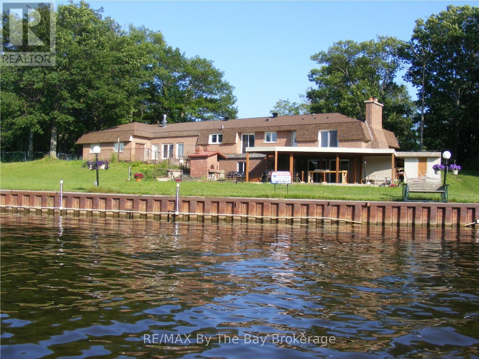 10 EDGEWATER ROAD - 7