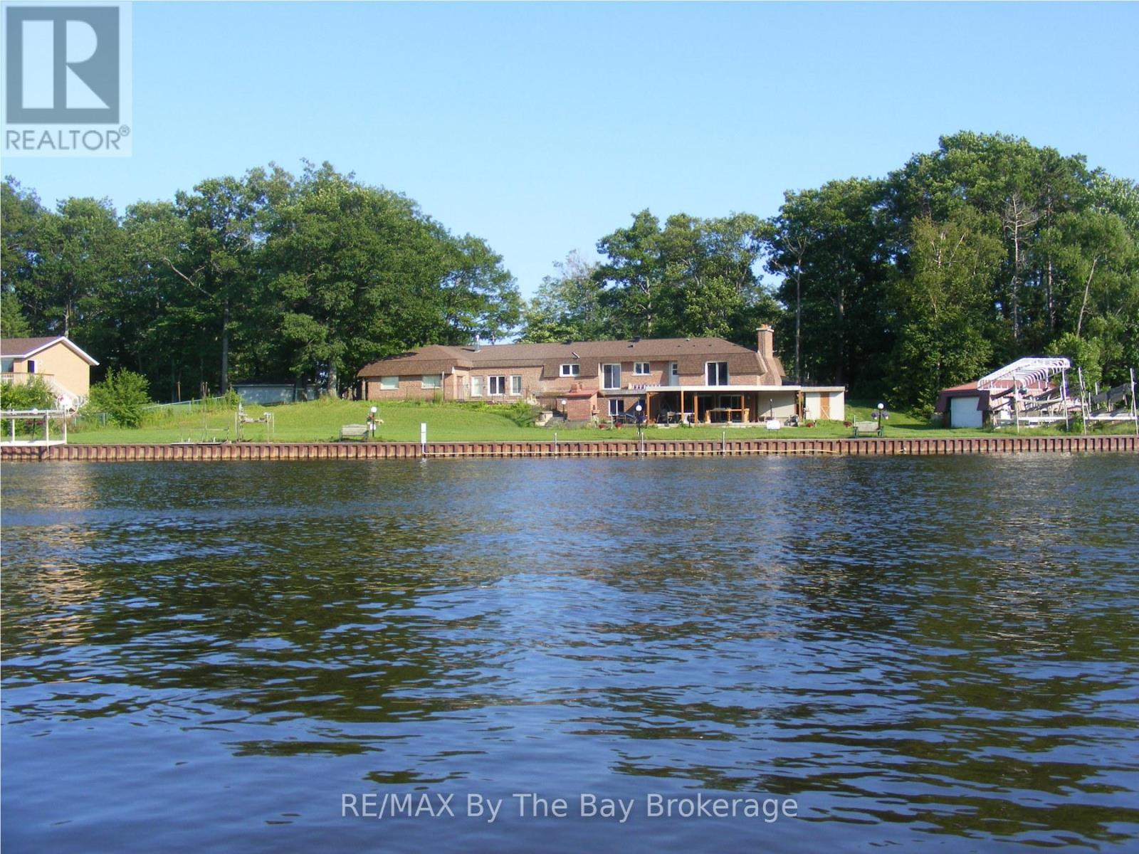 10 EDGEWATER ROAD - 8