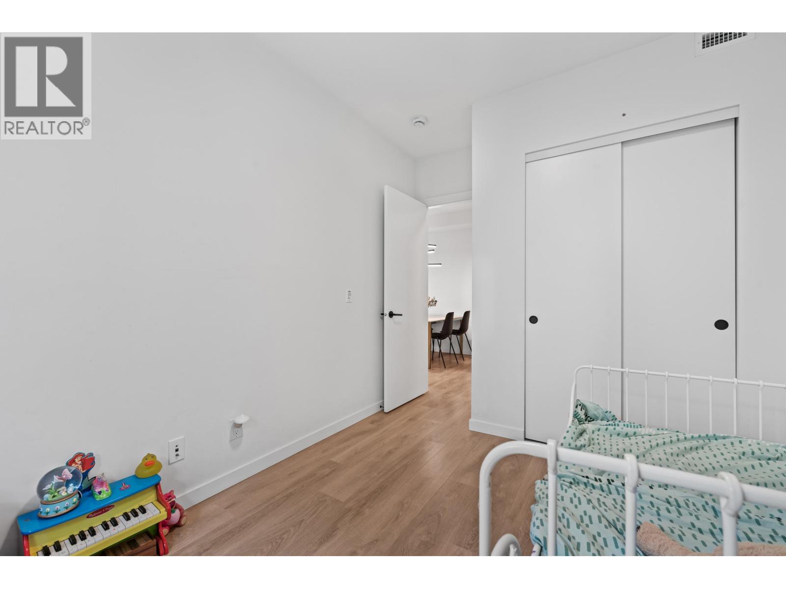 29 533 E 3RD STREET, North Vancouver