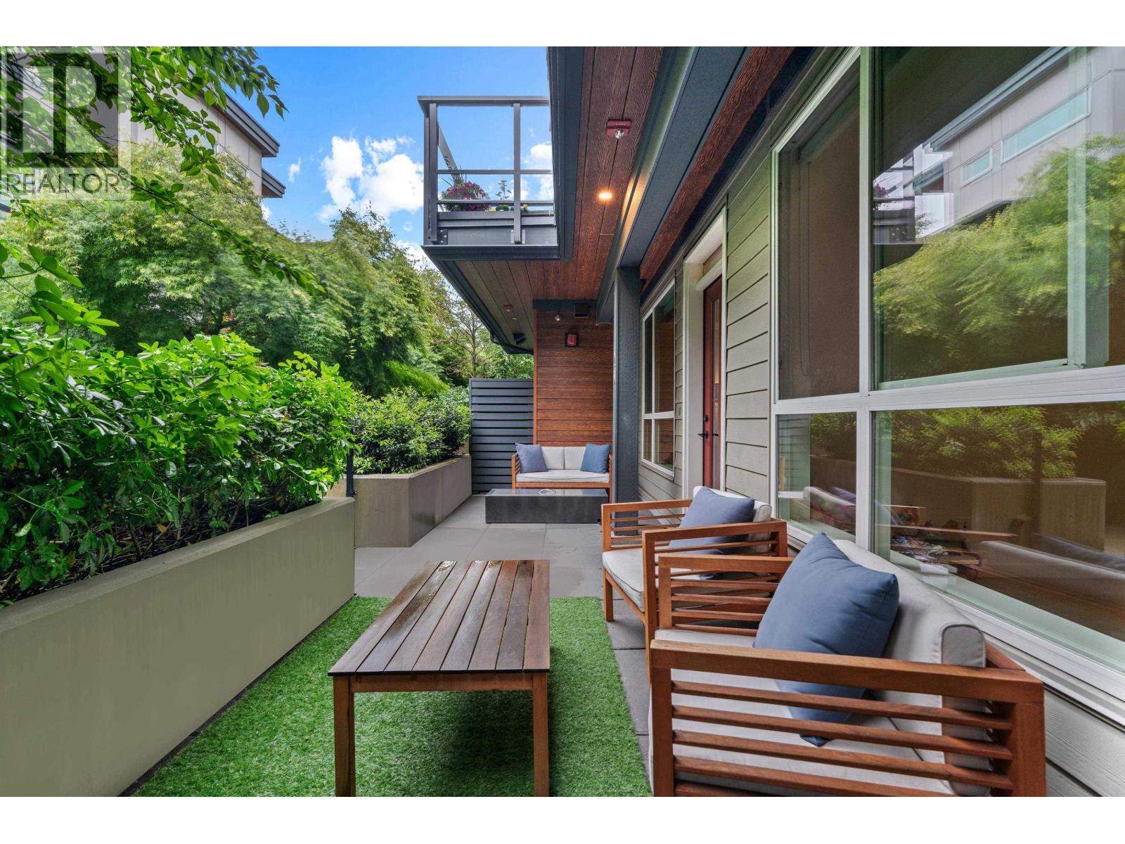 29 533 E 3RD STREET, North Vancouver