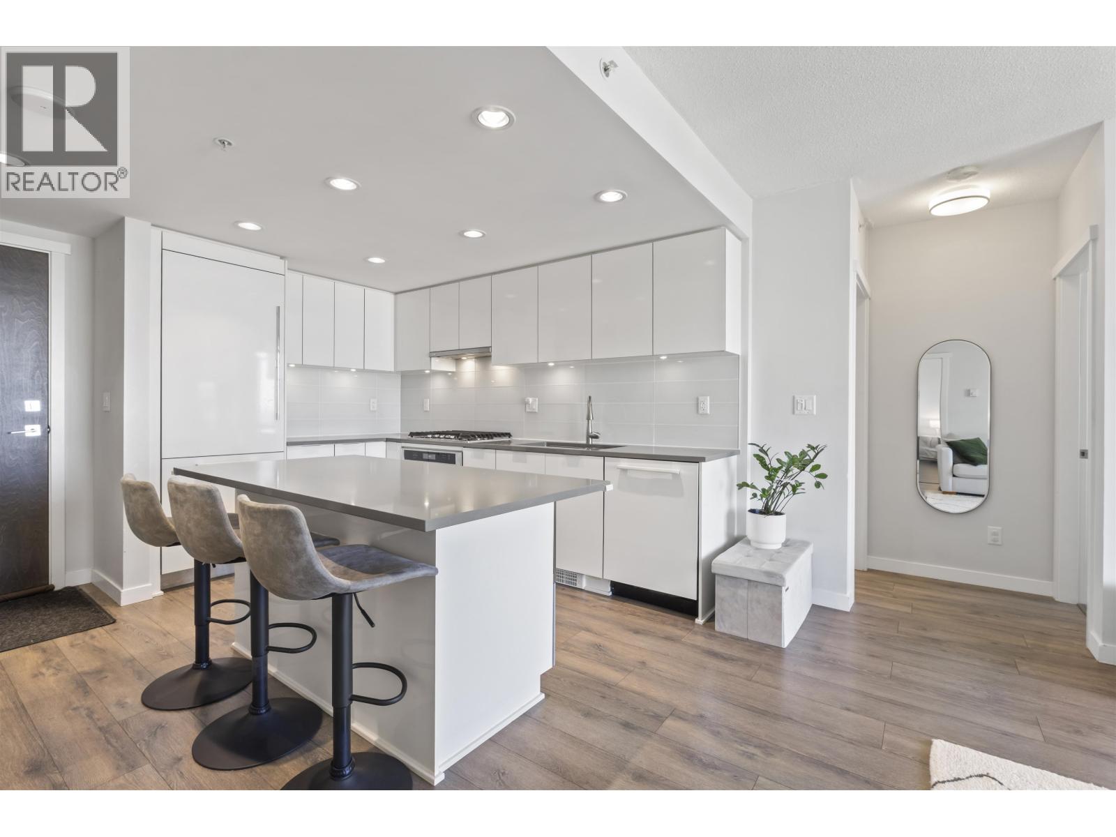 3205 2388 MADISON AVENUE — photo 3