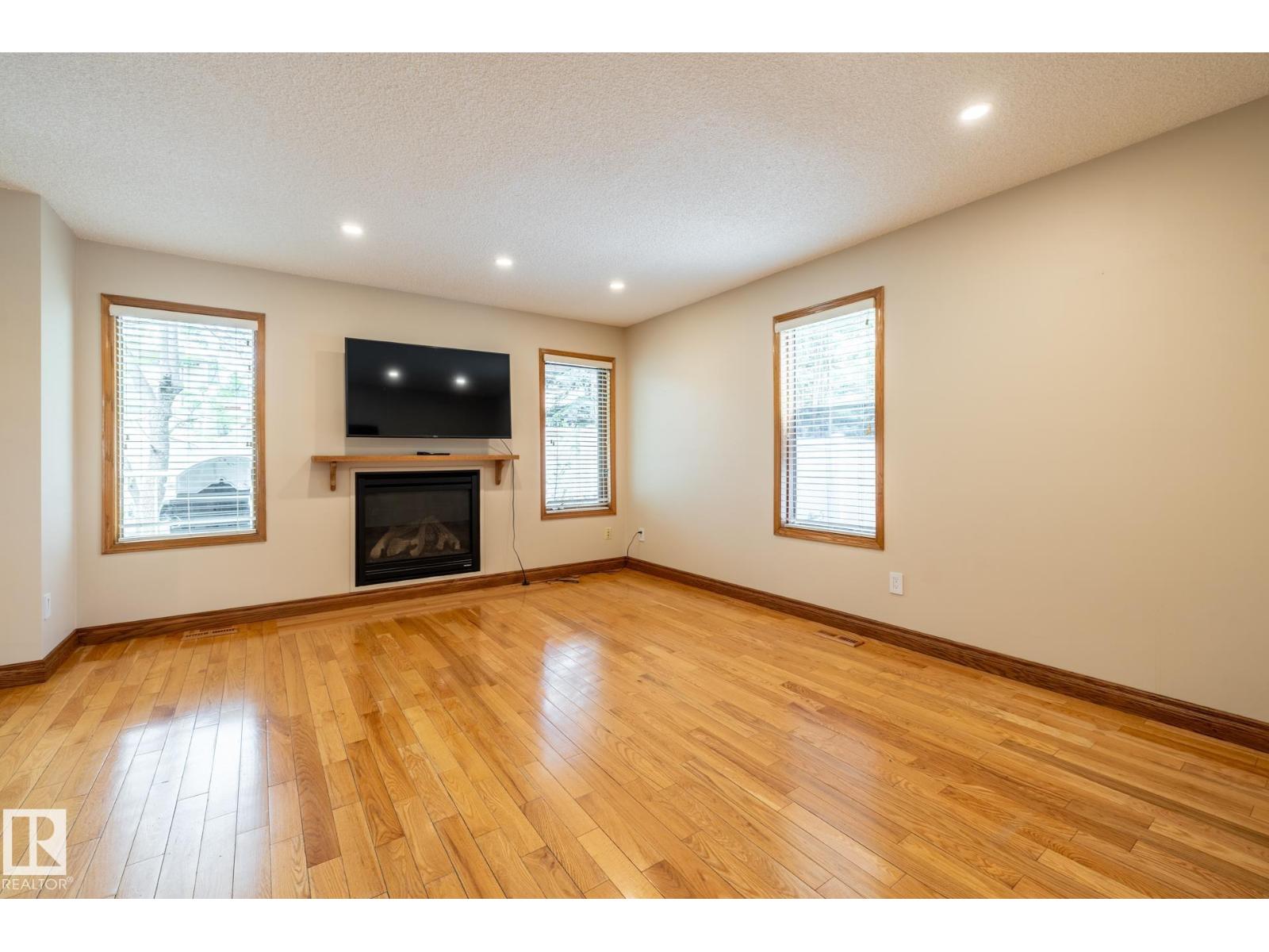 4632 151 ST NW - 19