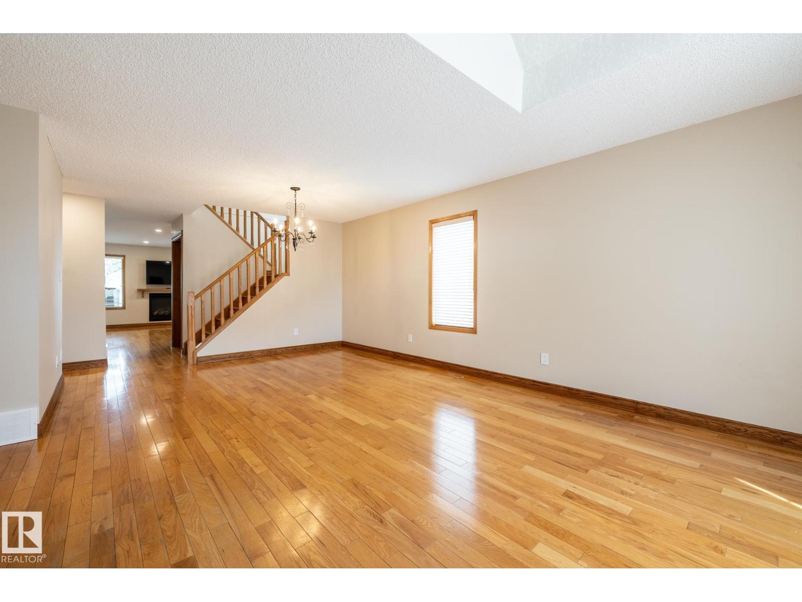 4632 151 ST NW - 10