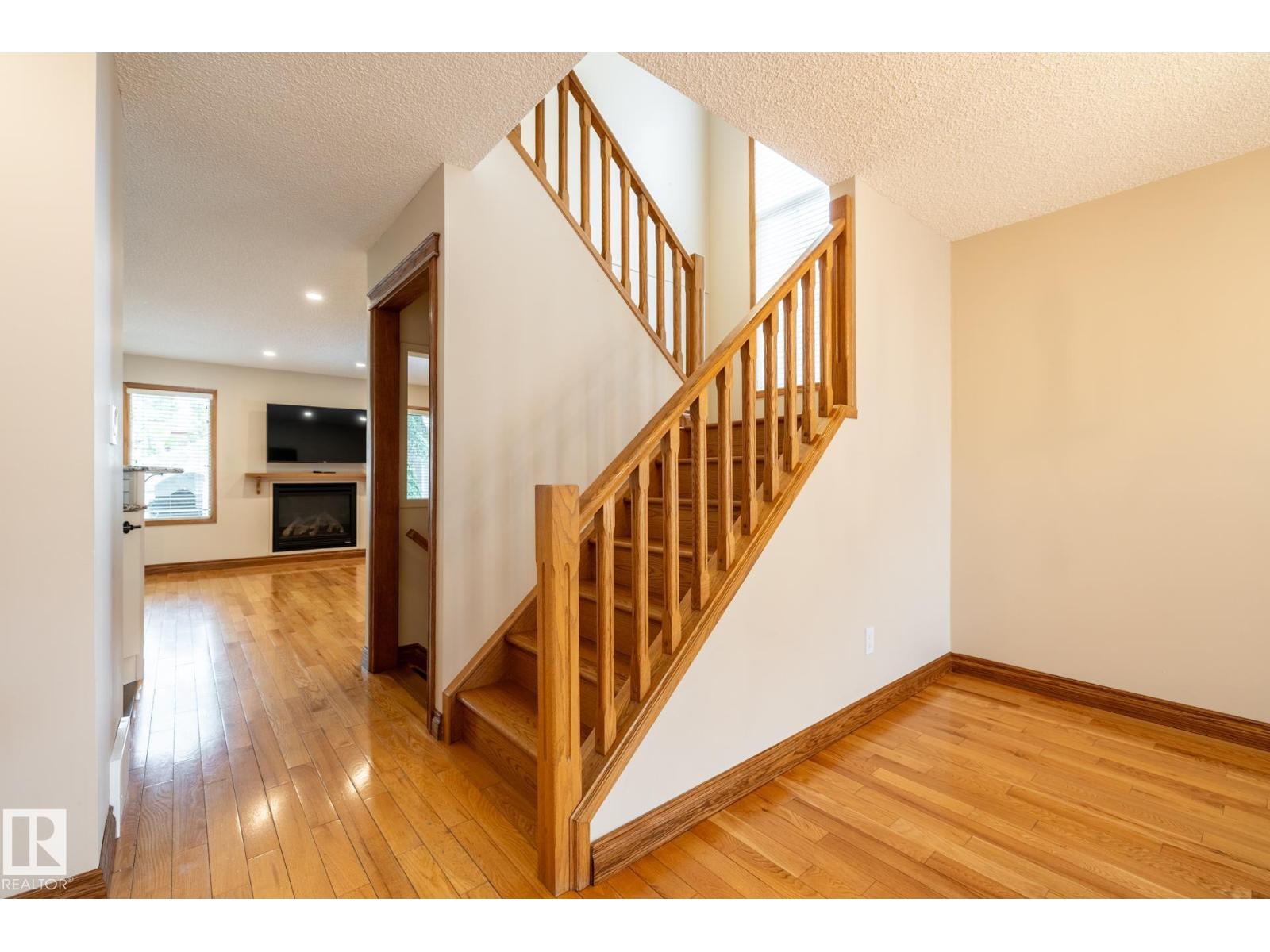 4632 151 ST NW - 11