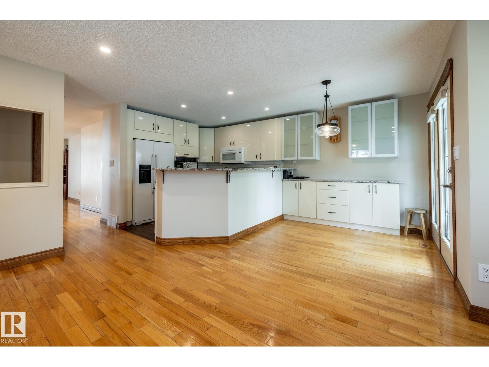 4632 151 ST NW - 17