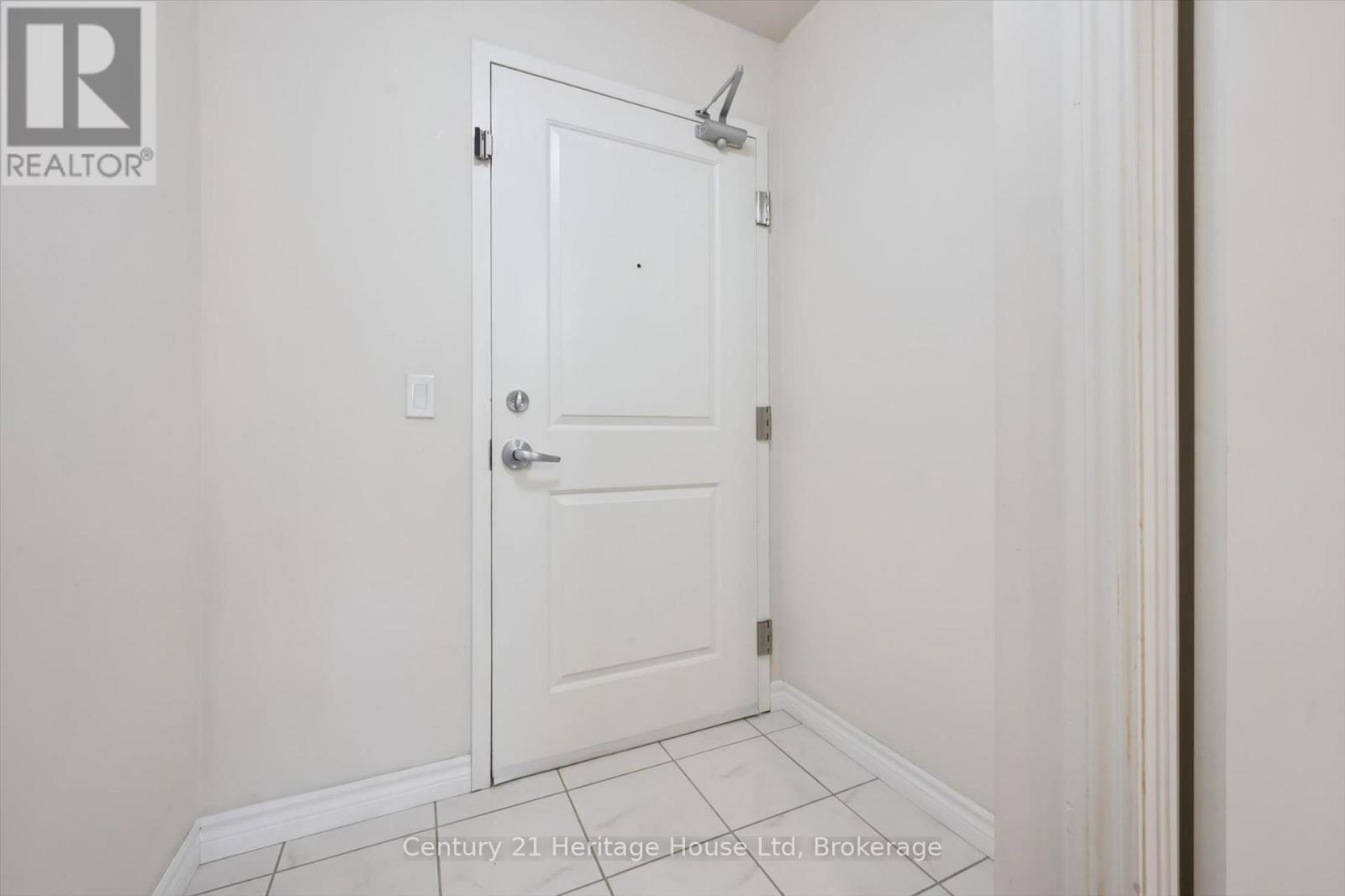 #305 1280 GORDON STREET - 14