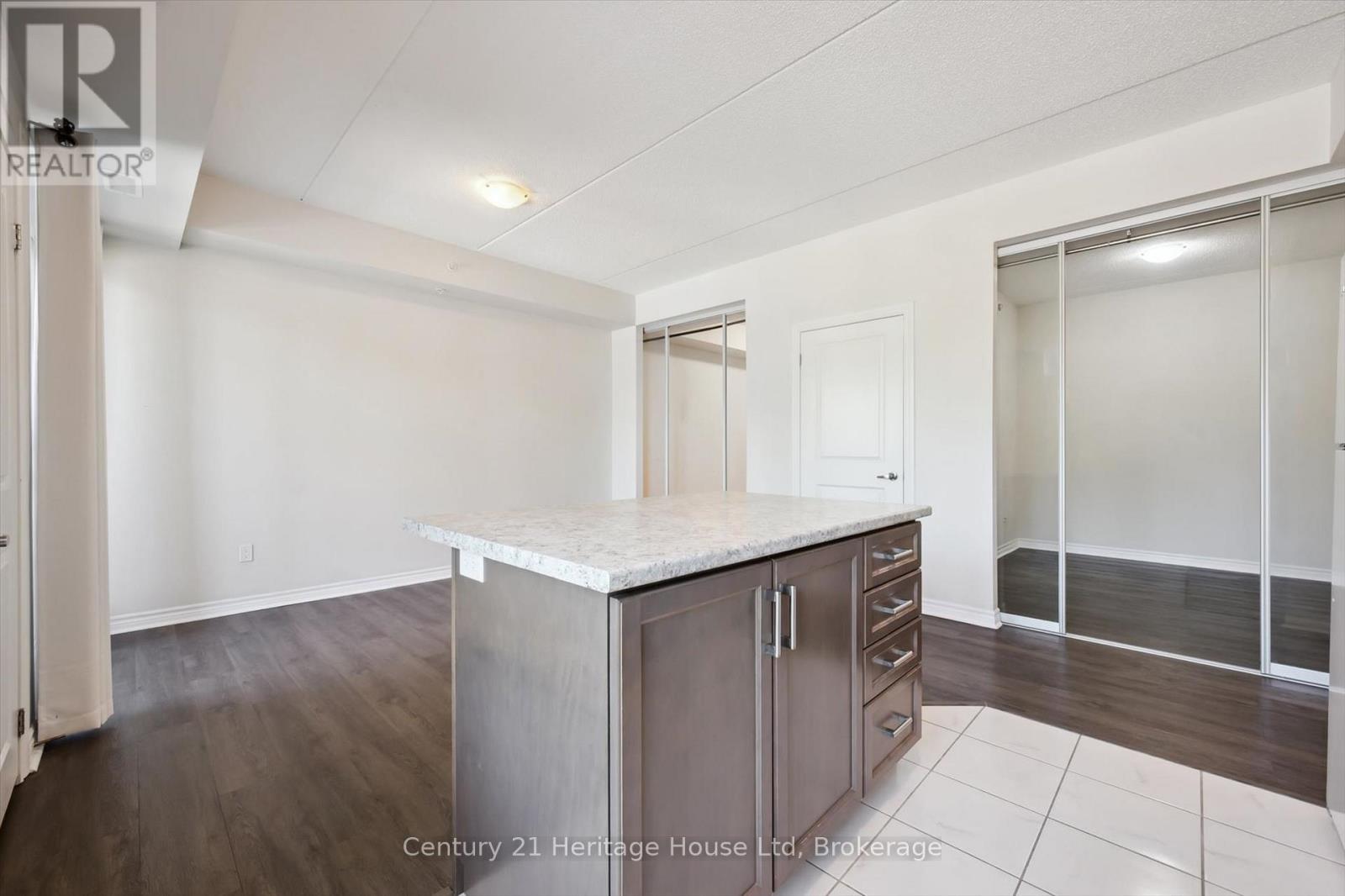 #305 1280 GORDON STREET - 23