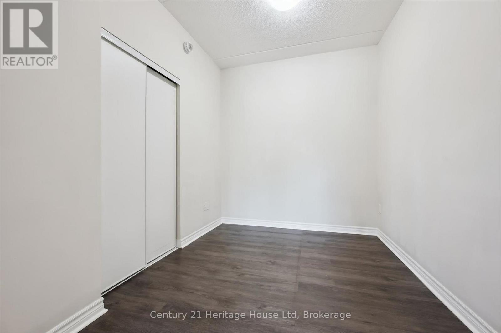 #305 1280 GORDON STREET - 26
