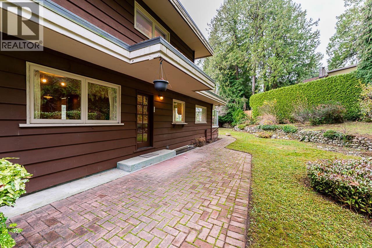 2847 MATHERS AVENUE, West Vancouver