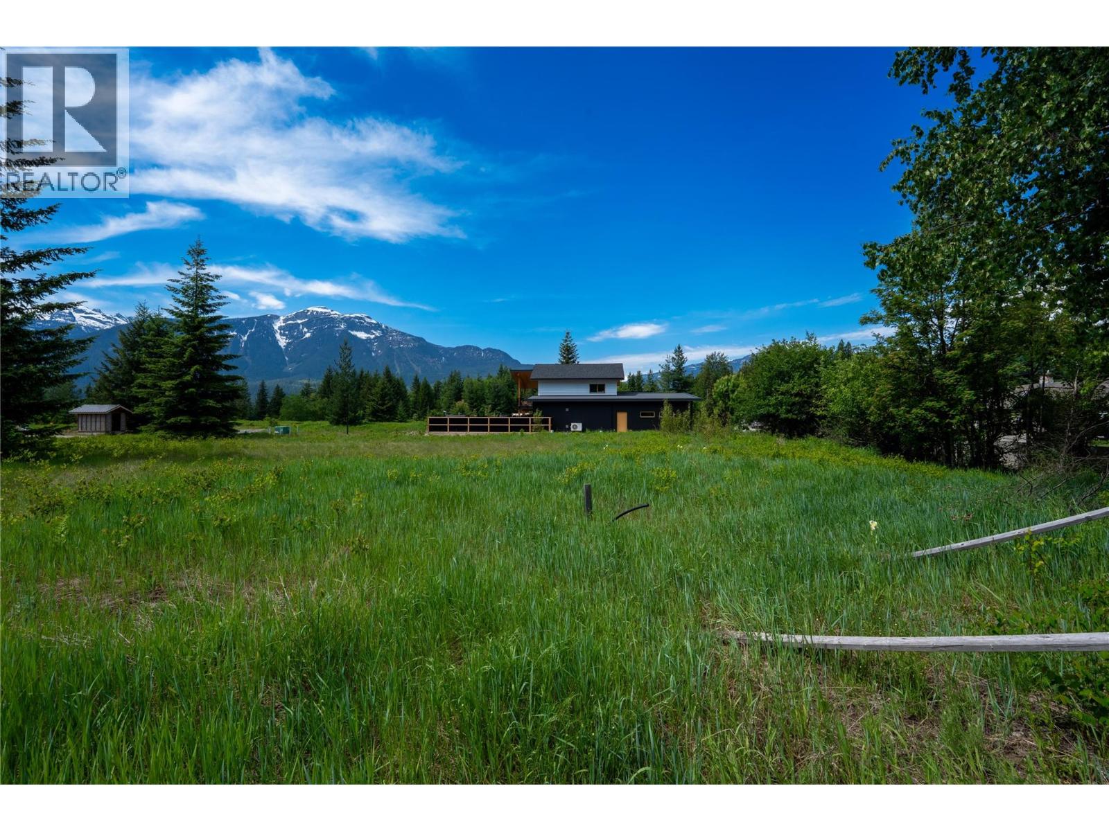  2004 Lanzo Lane, Revelstoke