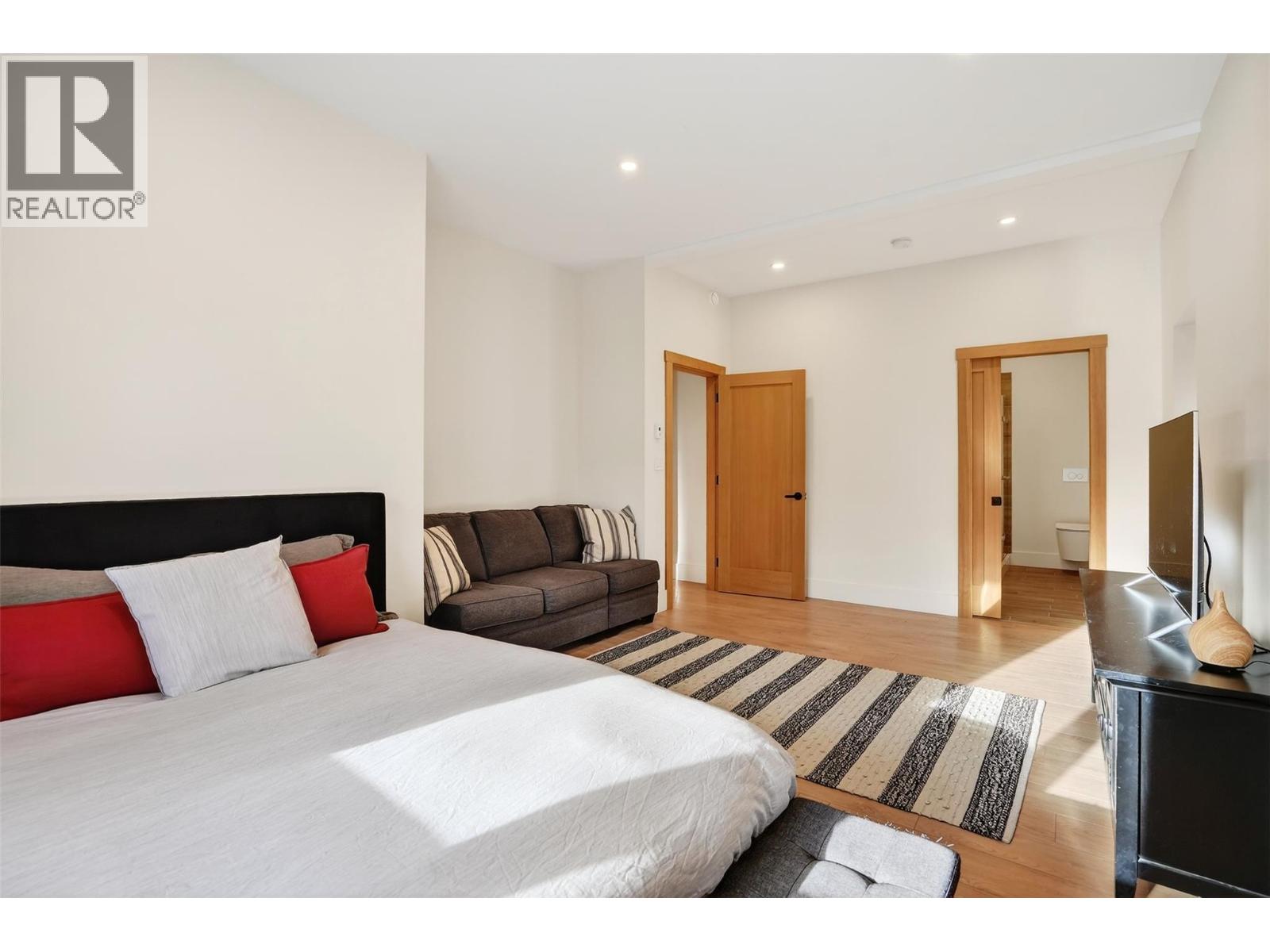 6804 Grandview Drive - 60
