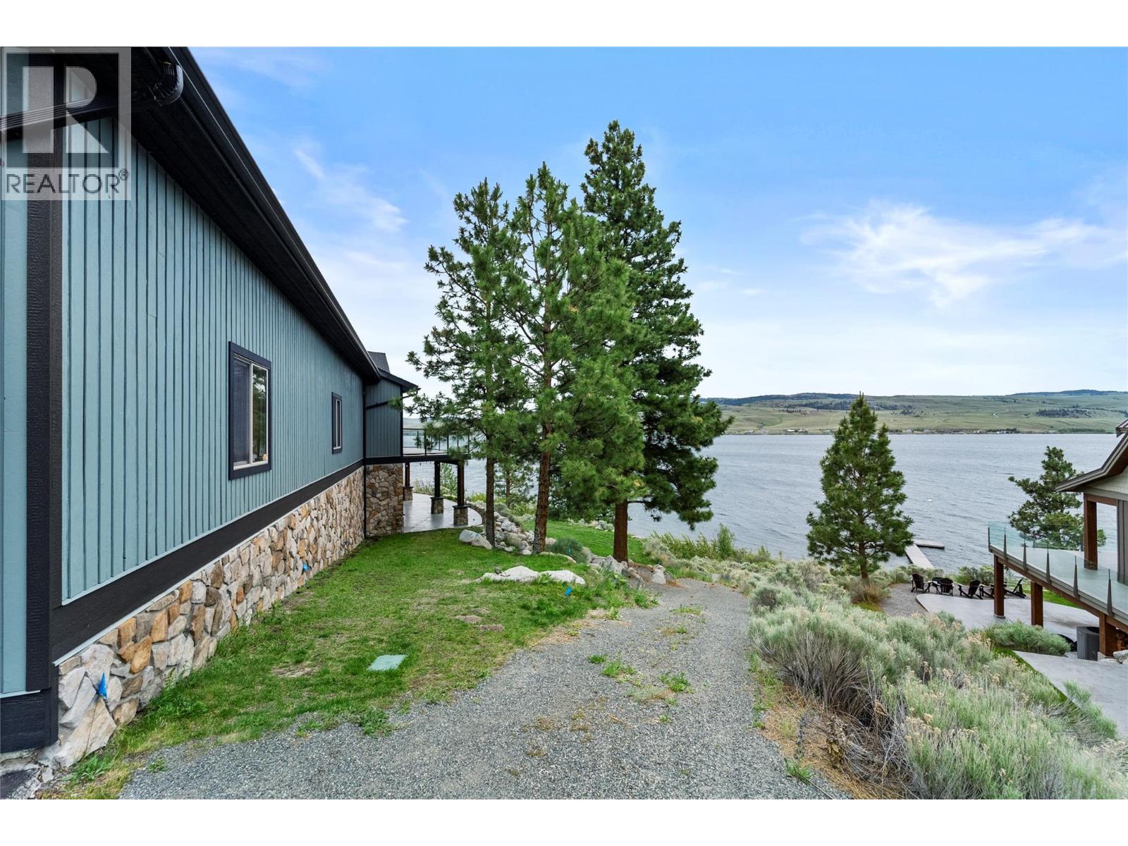 6488 Monck Park Road - 64
