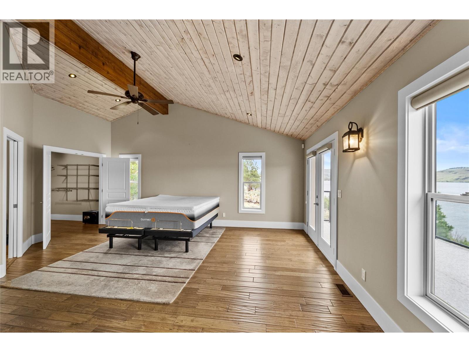 6488 Monck Park Road - 9