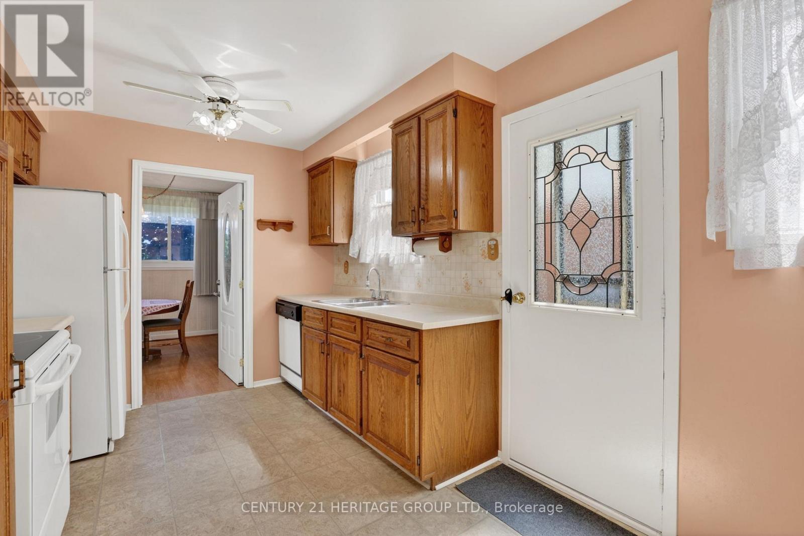 251 COLLINGS AVENUE - 7