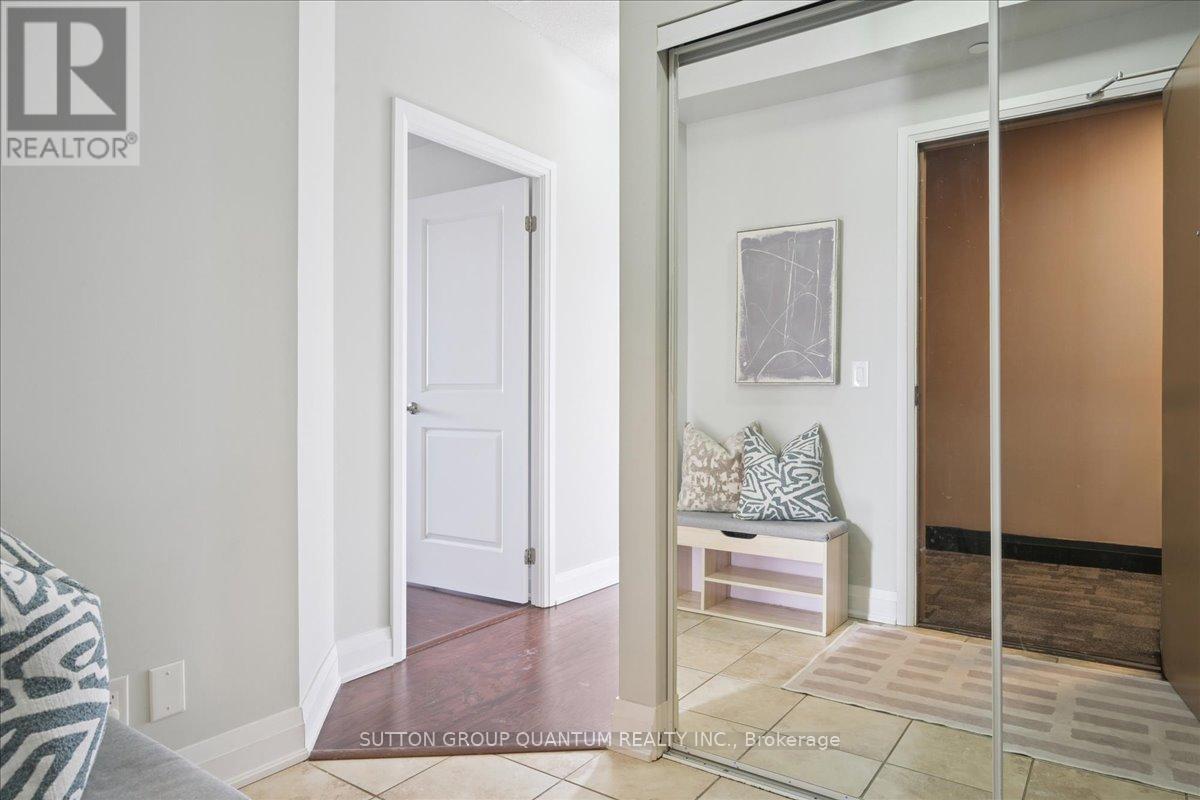 #205 520 STEELES AVENUE W - 23