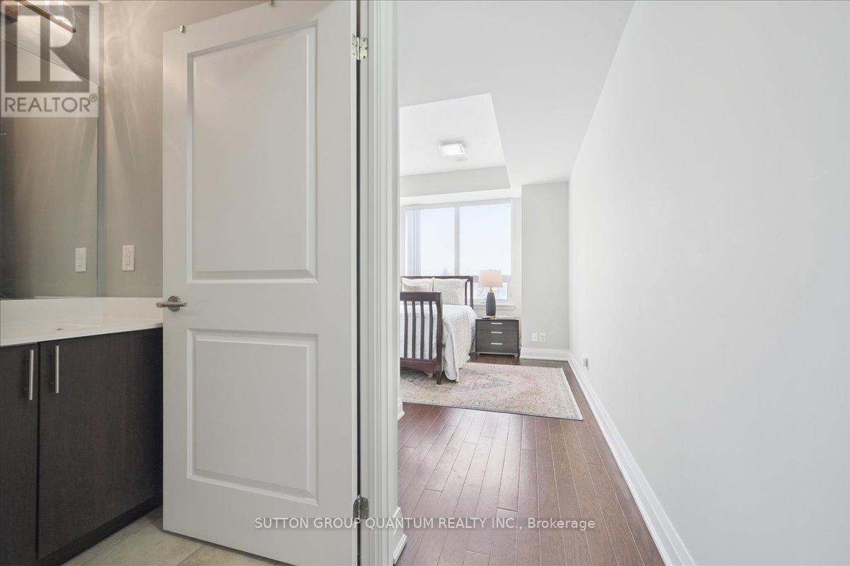 #205 520 STEELES AVENUE W - 28