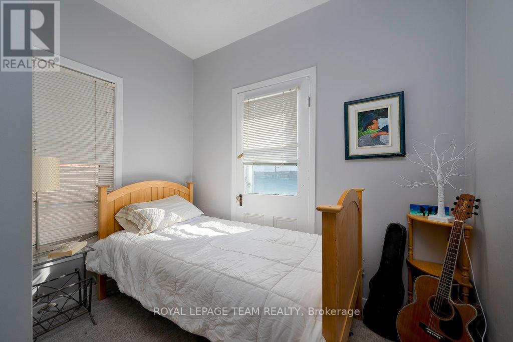 422 DONALD B MUNRO DRIVE - 13
